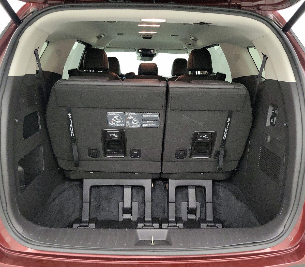 Trunk/Cargo (Seats Up)