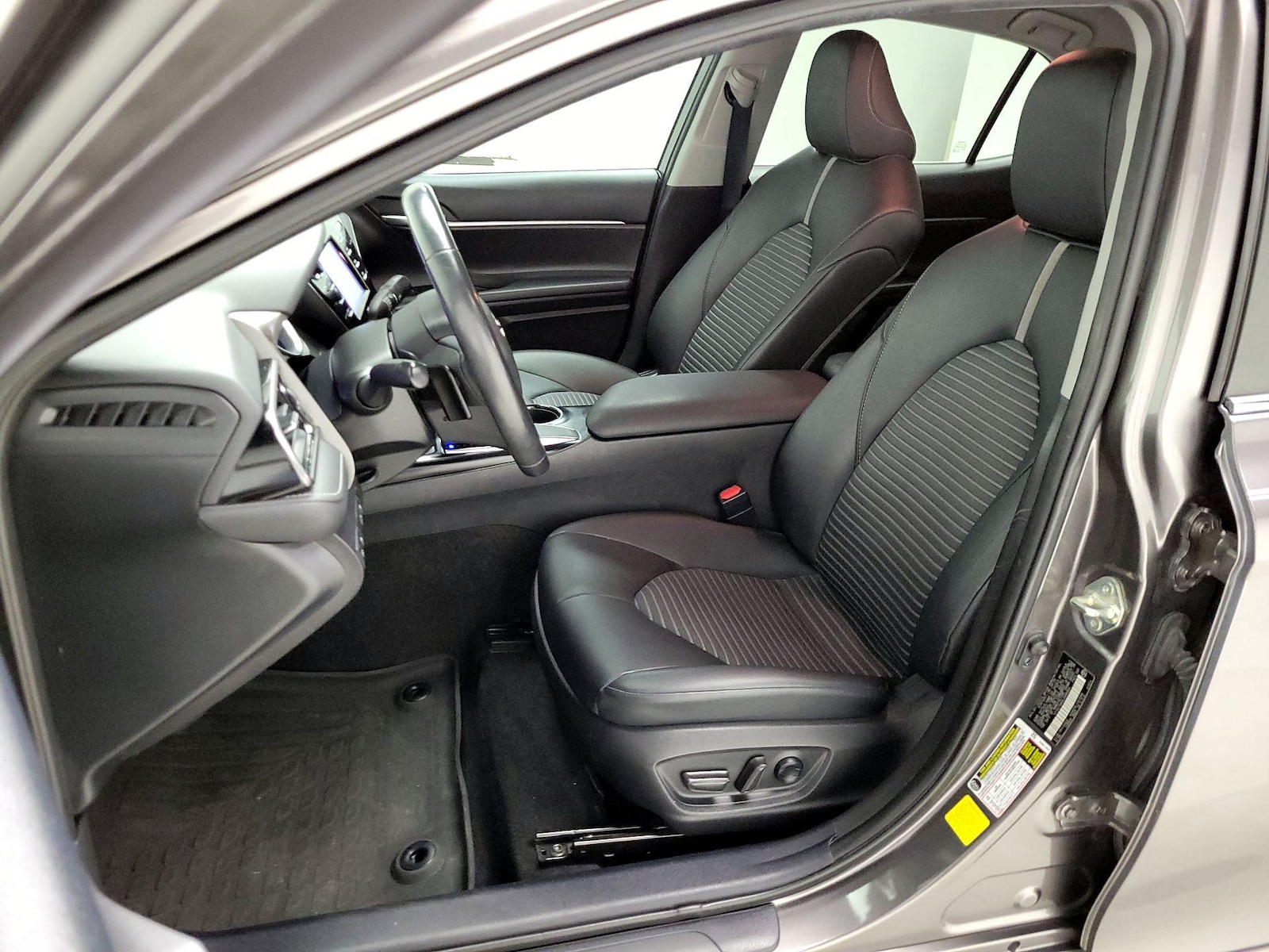 Power Seat(s) & Side Airbags