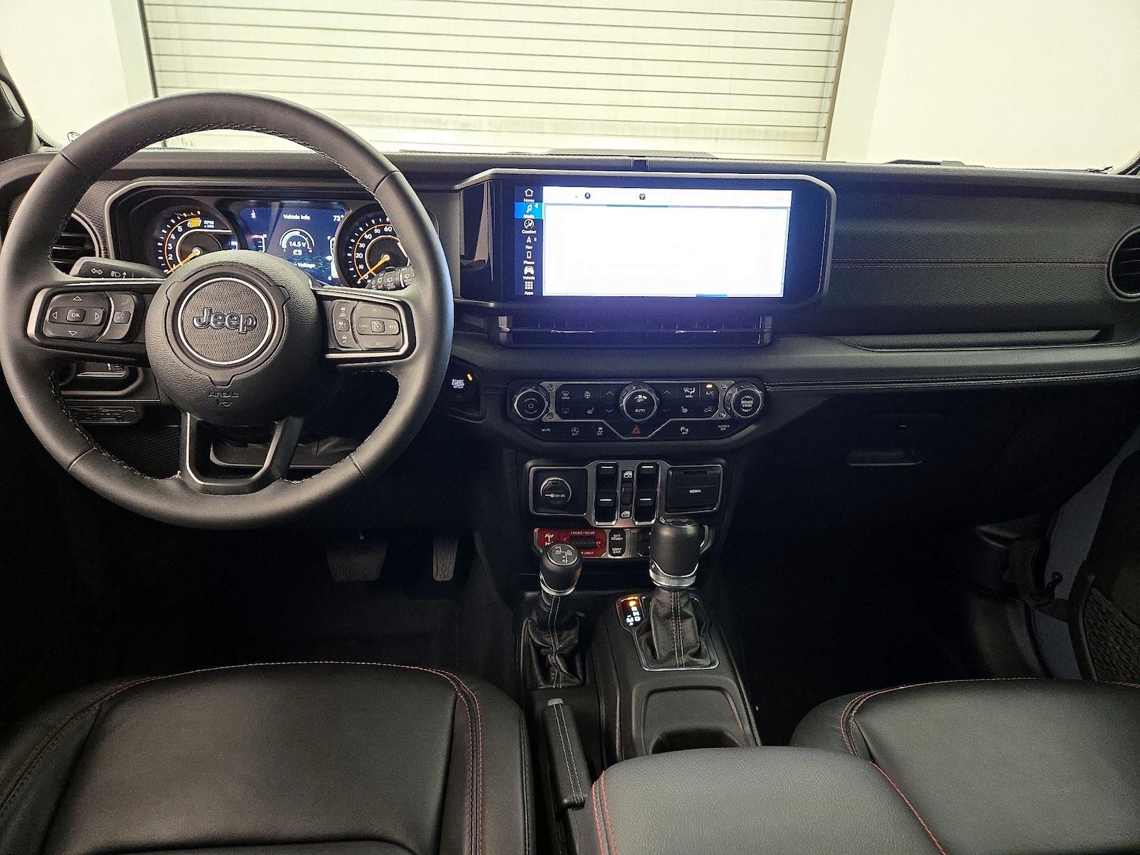 Apple CarPlay® & Android Auto™