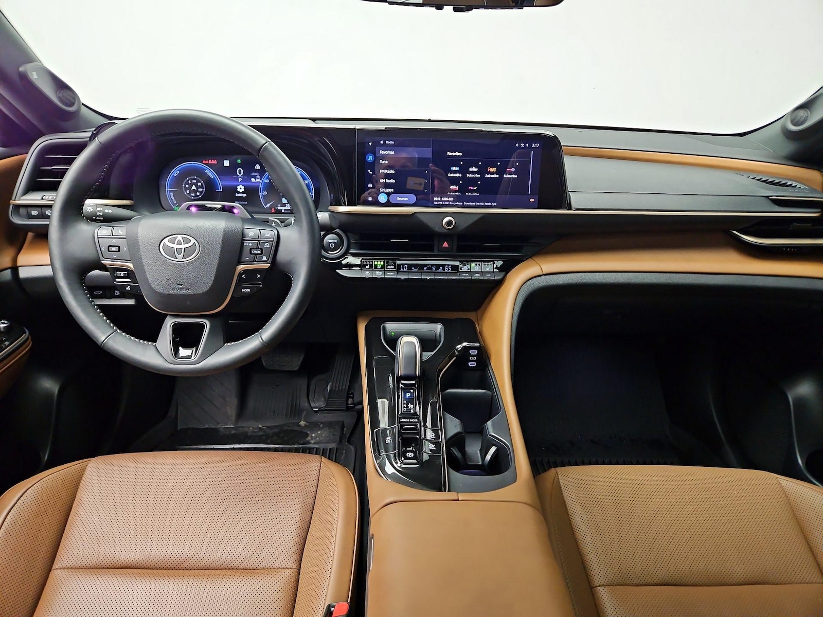 2025 Toyota Crown Signia Limited - Photo 10