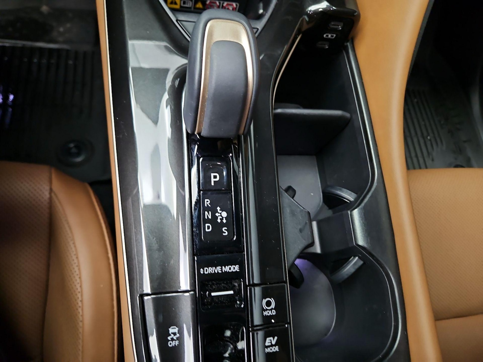 2025 Toyota Crown Signia Limited - Photo 18