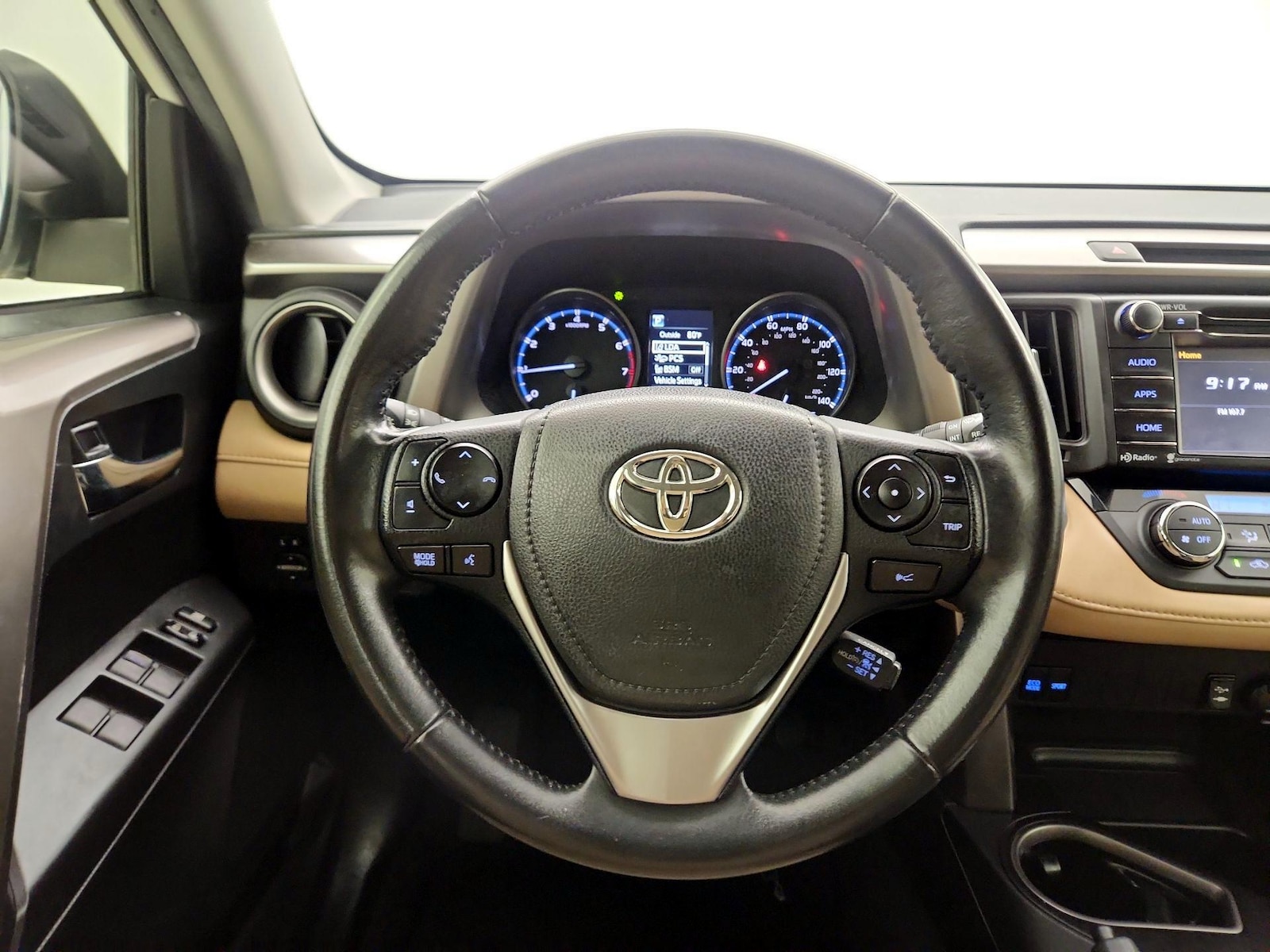 2018 Toyota RAV4 XLE - Photo 11