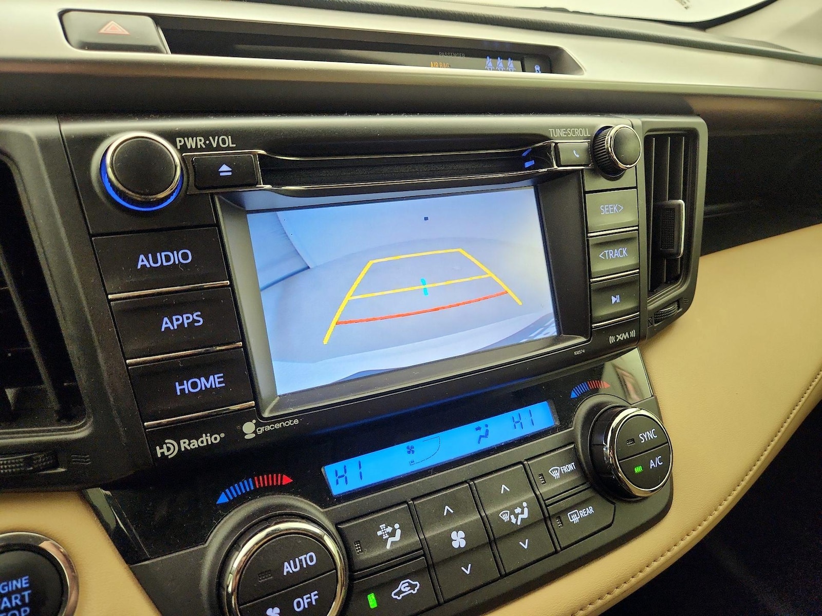 2018 Toyota RAV4 XLE - Photo 15
