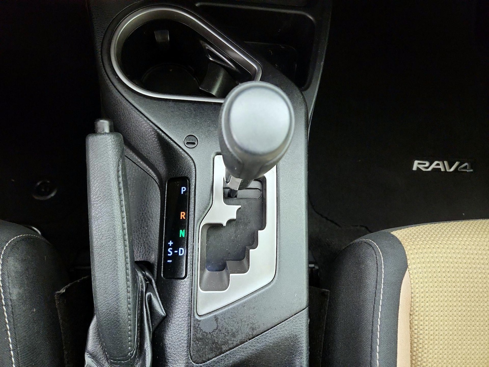 2018 Toyota RAV4 XLE - Photo 18