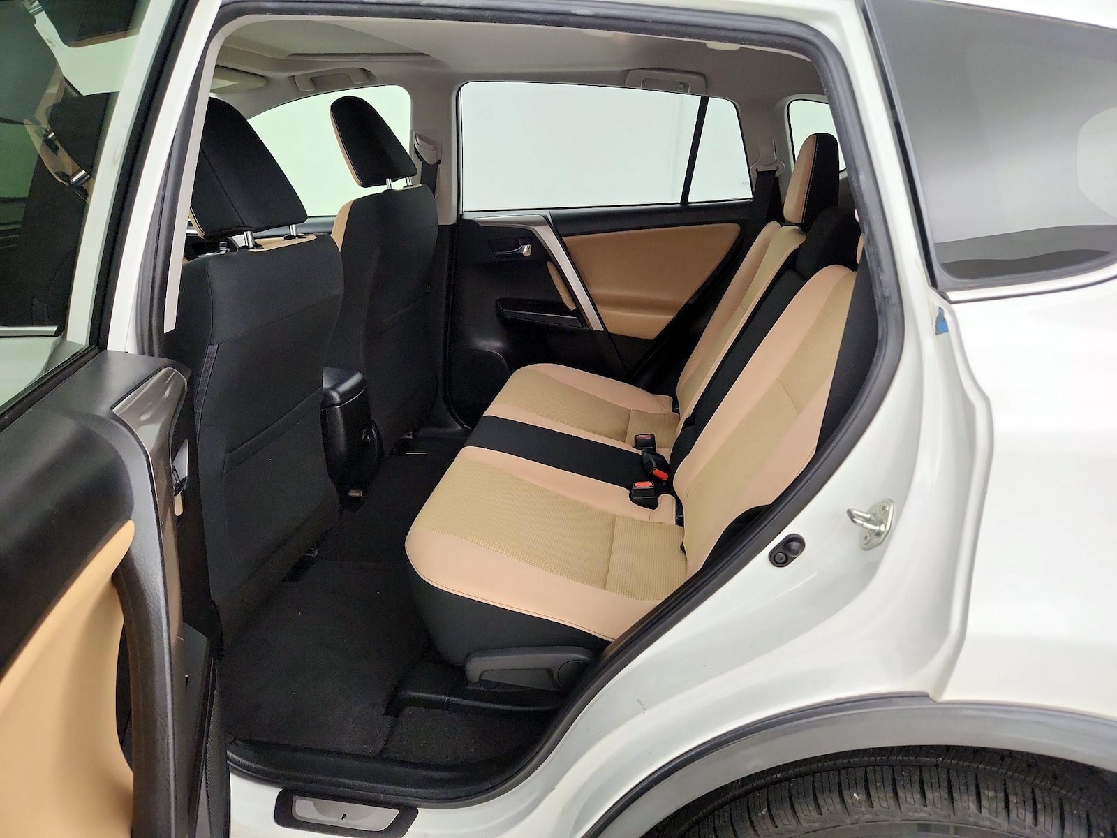 2018 Toyota RAV4 XLE - Photo 21