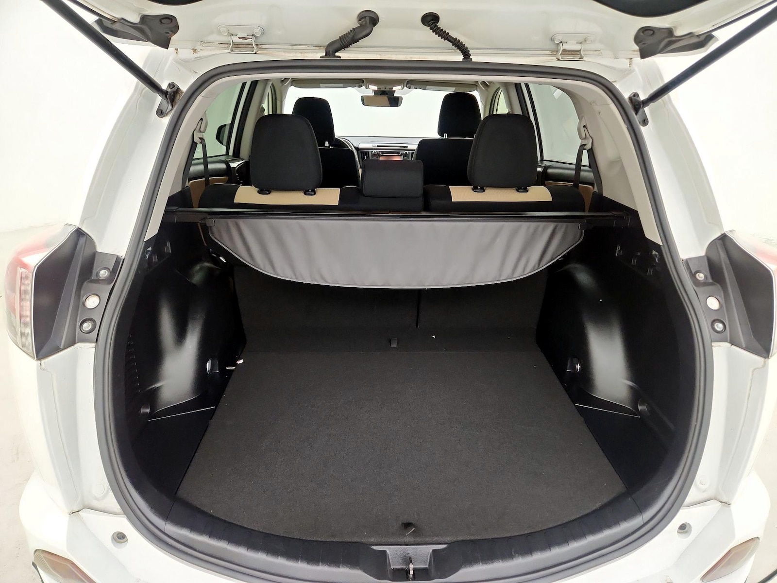 2018 Toyota RAV4 XLE - Photo 22