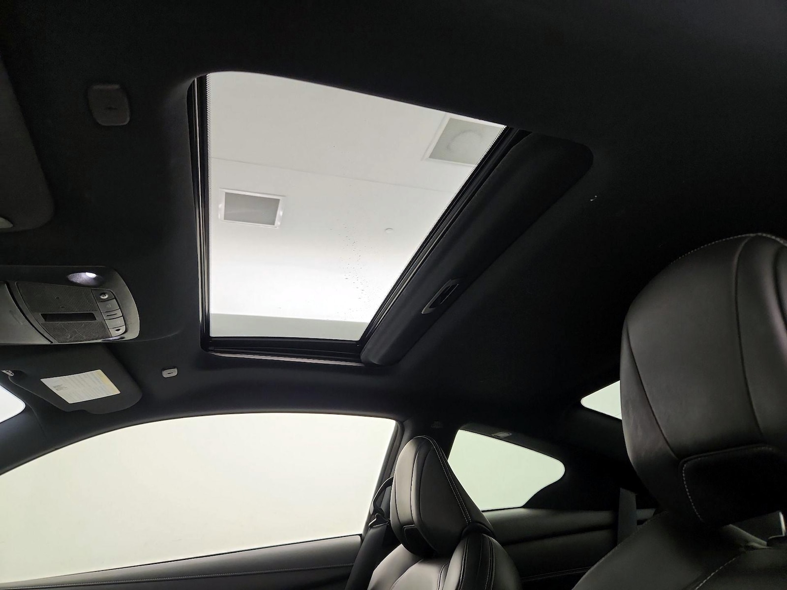 Sunroof(s) & Overhead Airbags