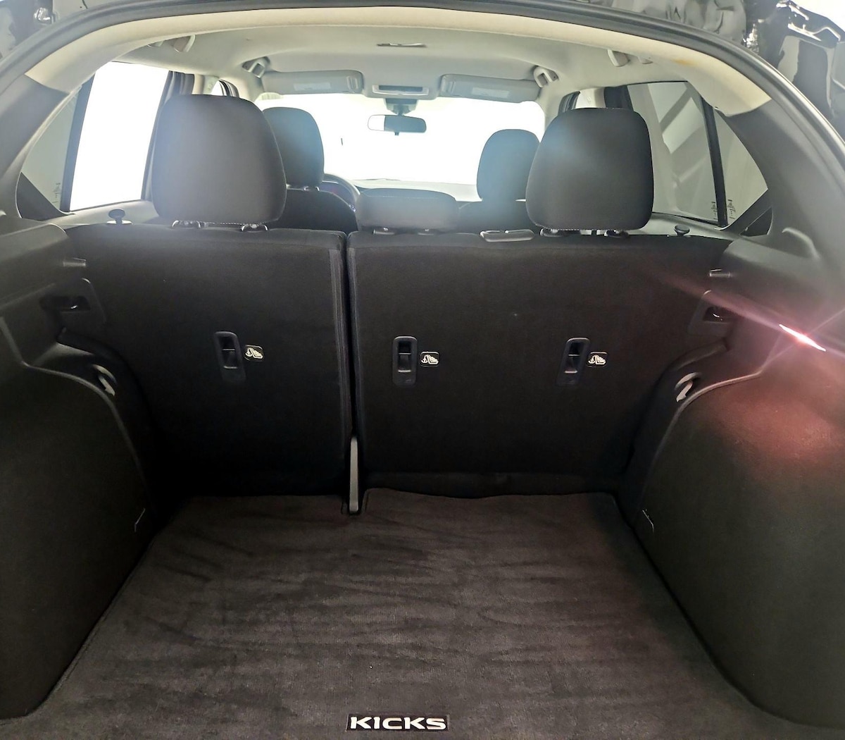 Trunk/Cargo (Seats Up)