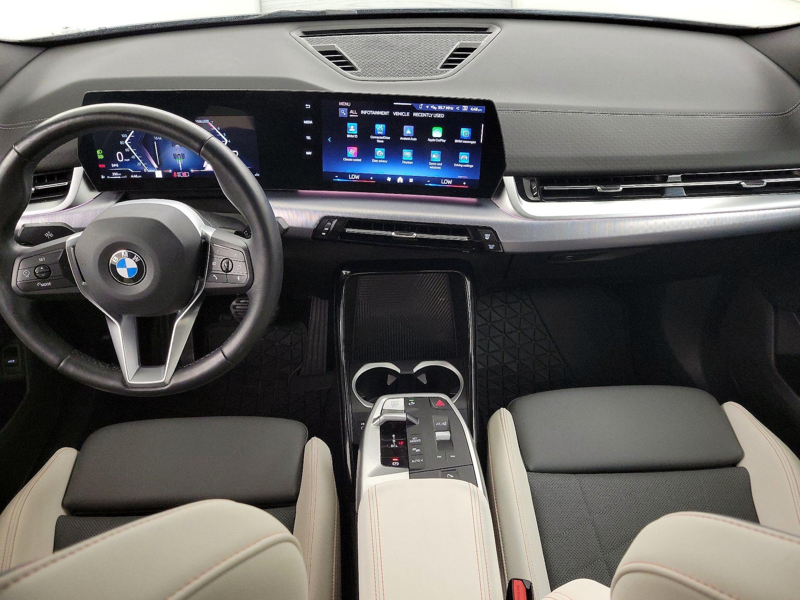 Apple CarPlay® & Android Auto™