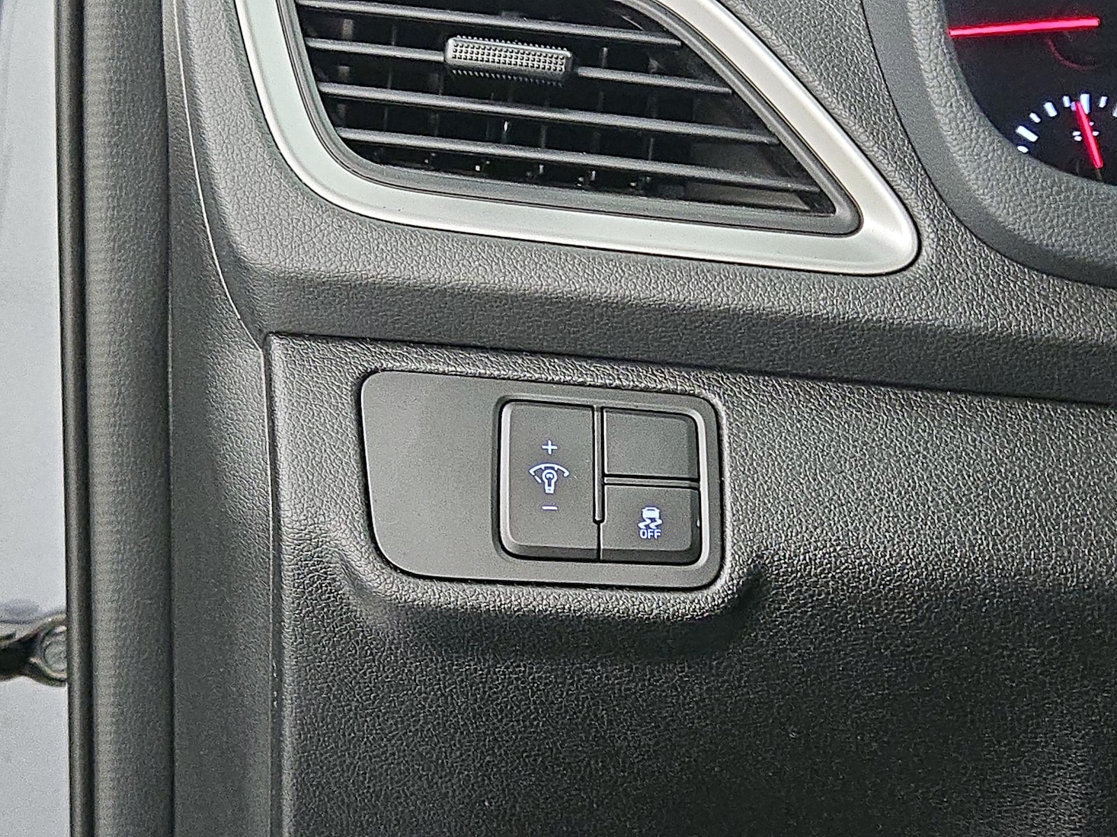 2020 Hyundai Accent SE - Photo 14