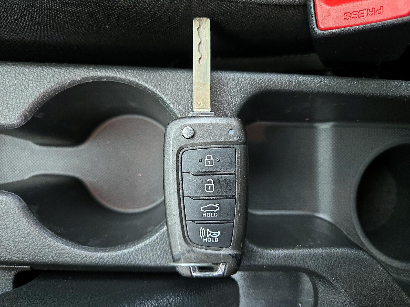 2020 Hyundai Accent SE - Photo 23