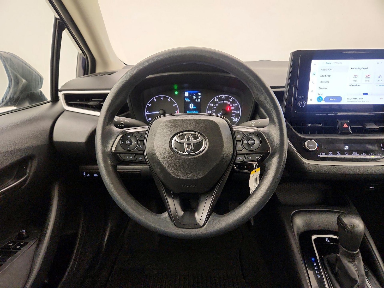 2024 Toyota Corolla LE - Photo 11