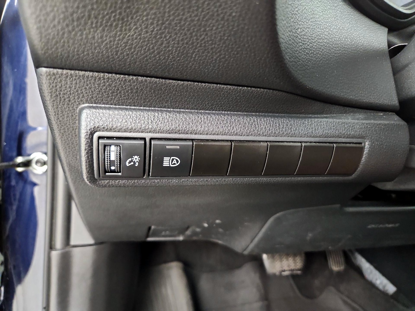 2024 Toyota Corolla LE - Photo 14
