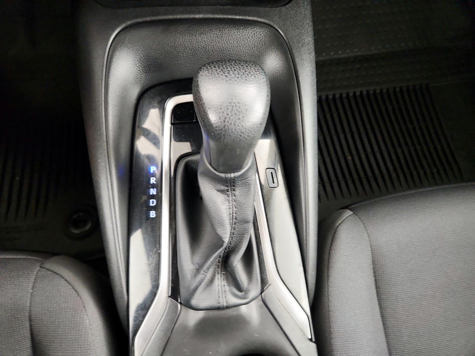2024 Toyota Corolla LE - Photo 18