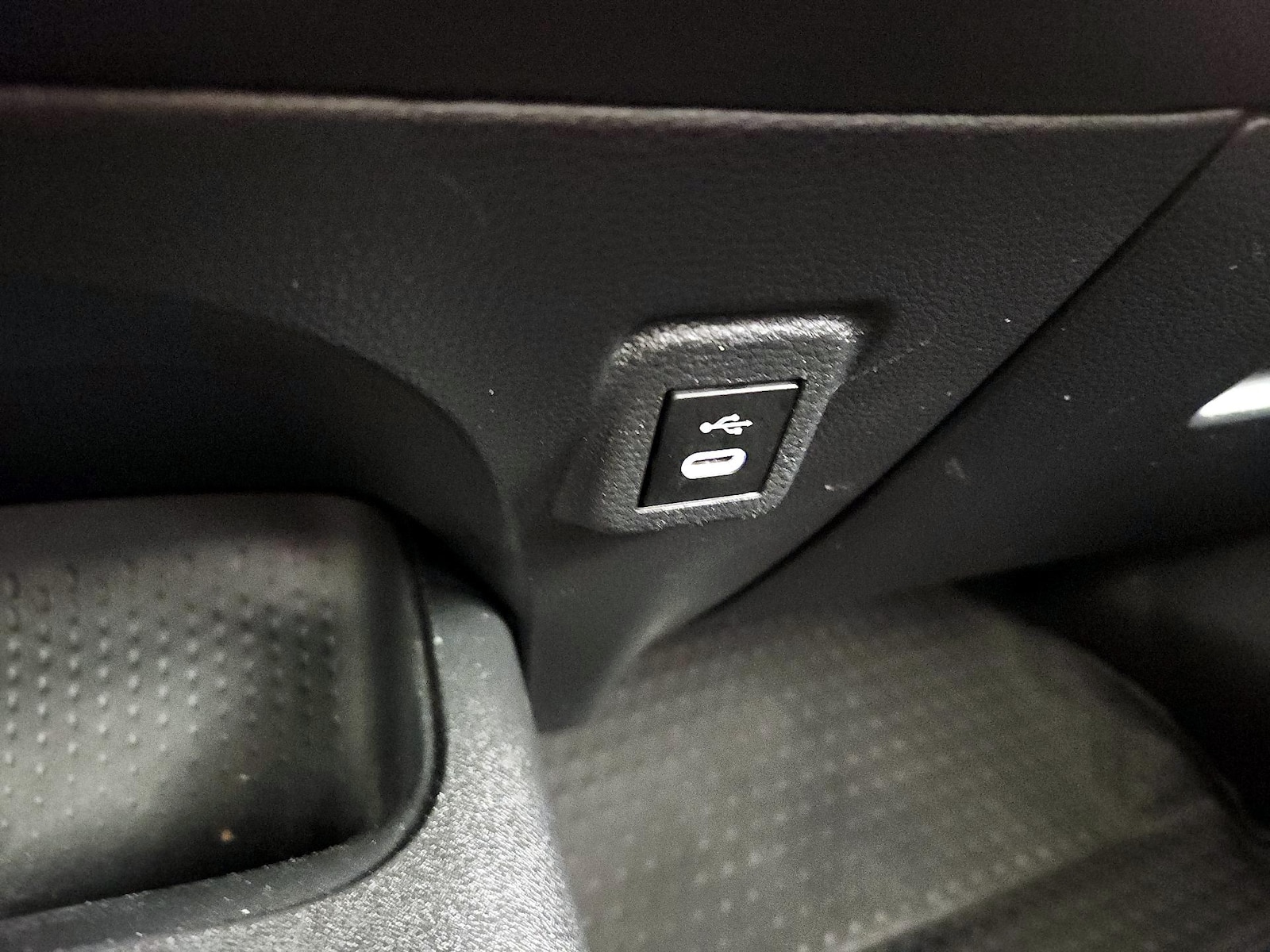 2024 Toyota Corolla LE - Photo 19