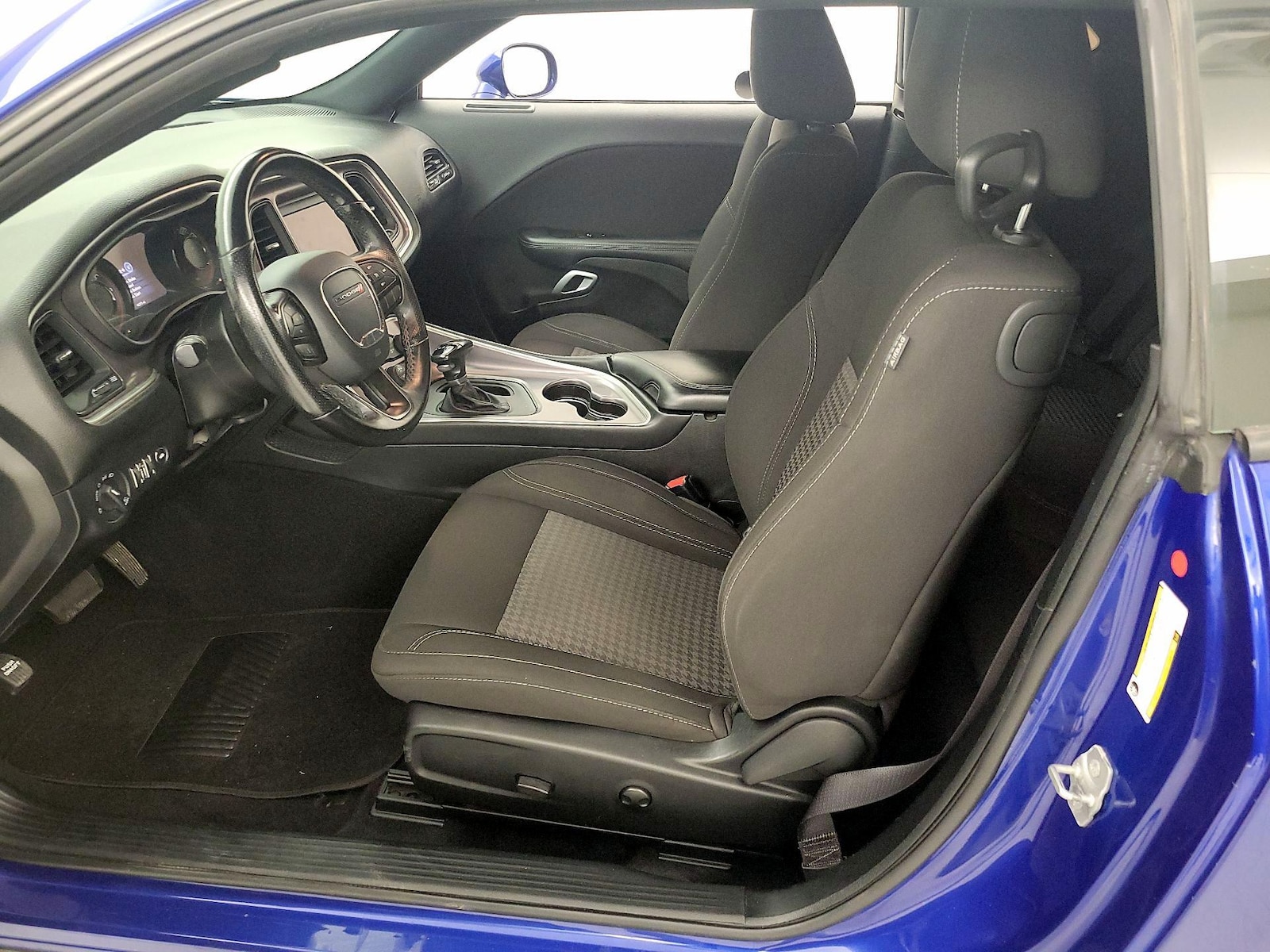 Power Seat(s) & Side Airbags