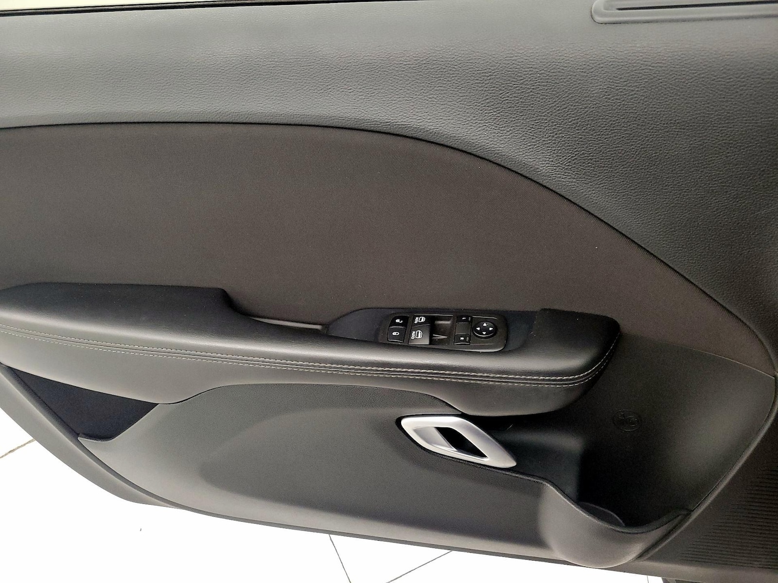 2022 Dodge Challenger SXT - Photo 13