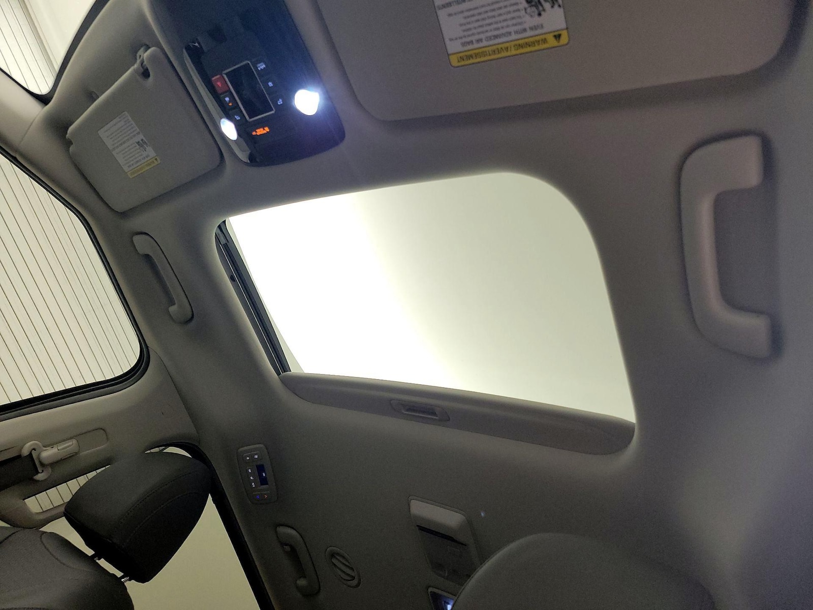 2024 Kia Carnival SX Prestige - Photo 21