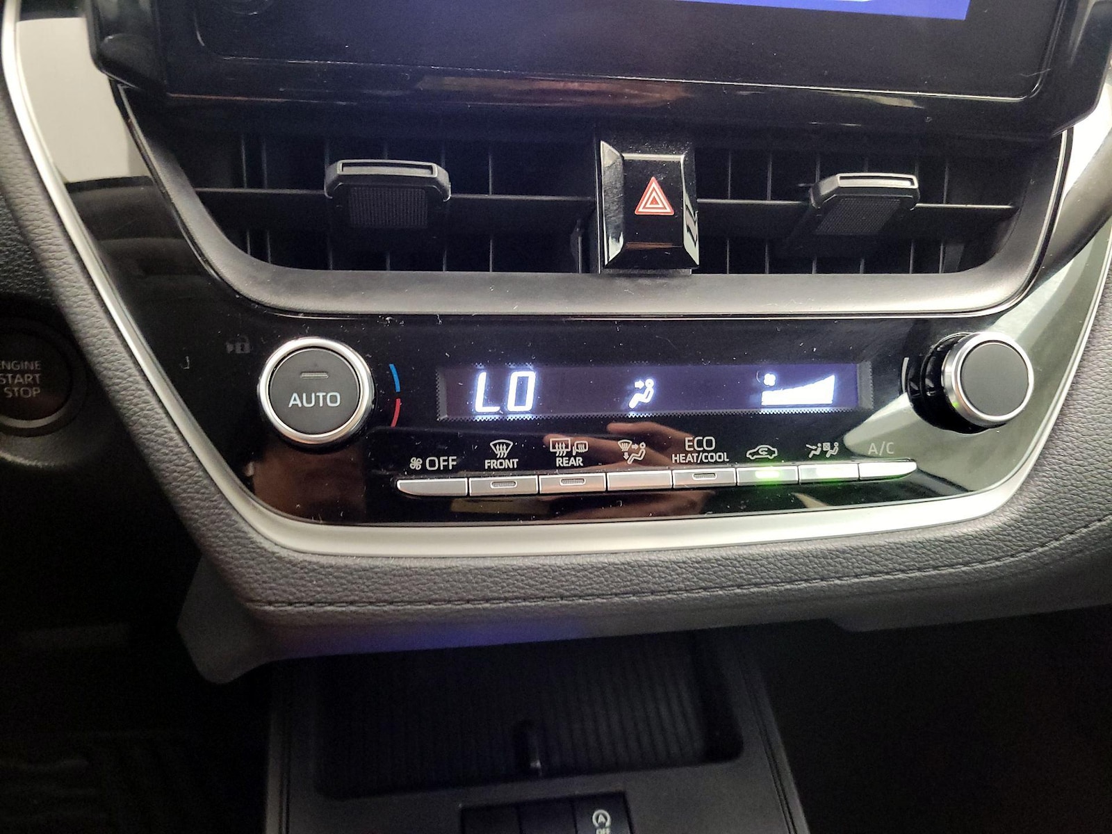 2026 Toyota Corolla Cross LE - Photo 17