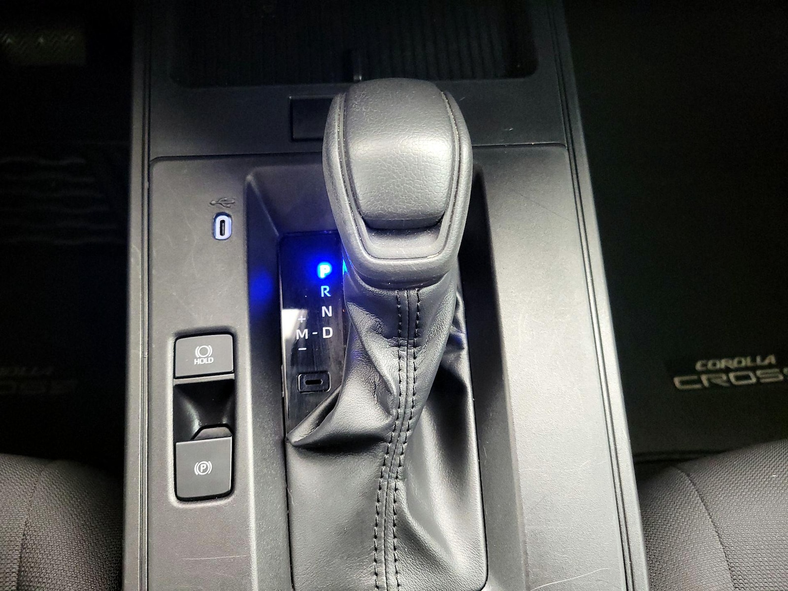 2026 Toyota Corolla Cross LE - Photo 18