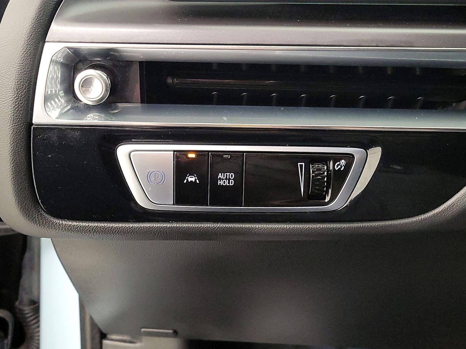 2024 Cadillac LYRIQ Tech - Photo 14