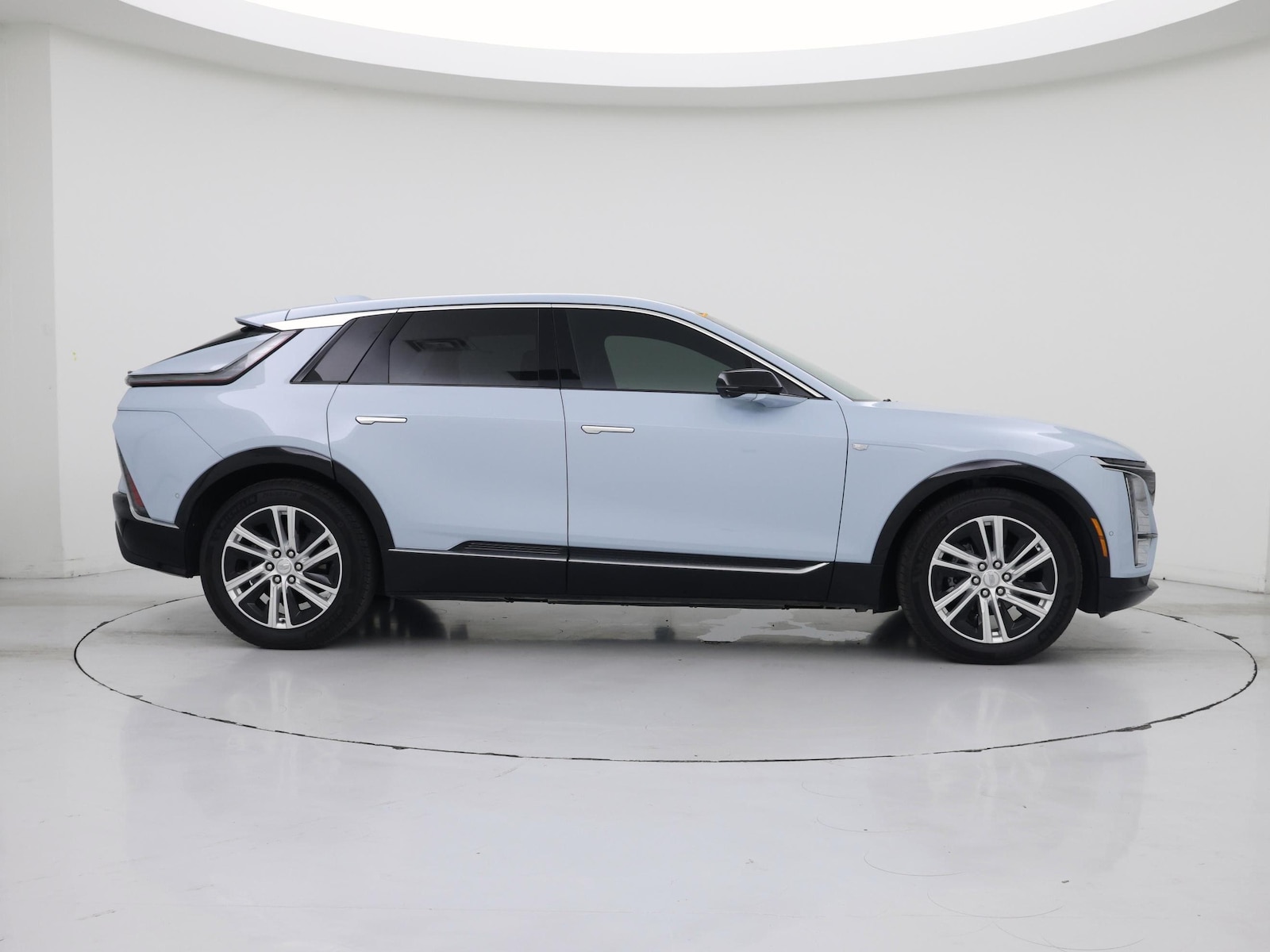 2024 Cadillac LYRIQ Tech - Photo 8