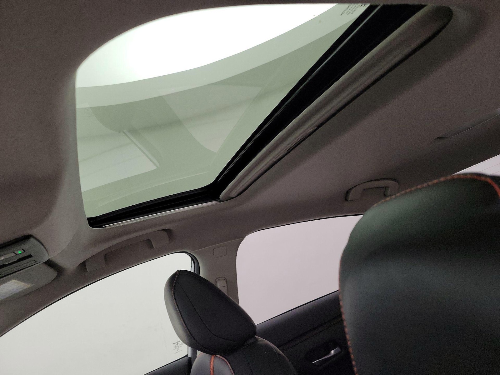Sunroof(s) & Overhead Airbags
