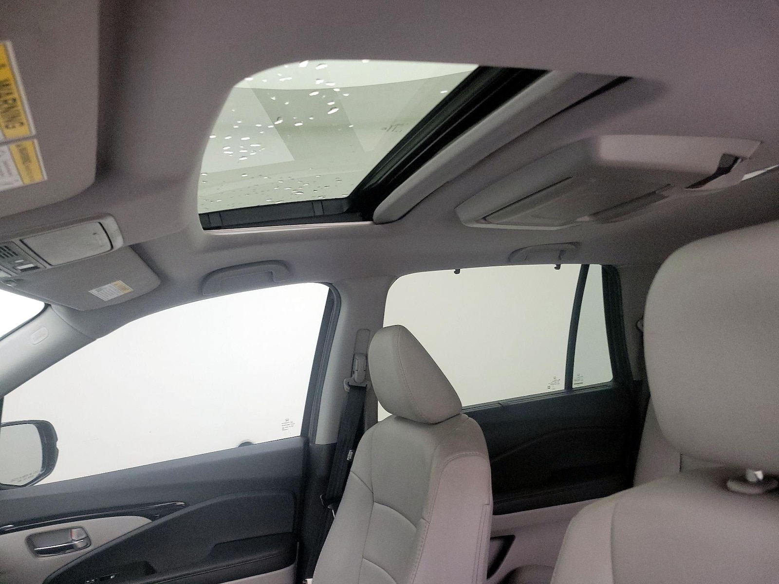 Sunroof(s) & Overhead Airbags