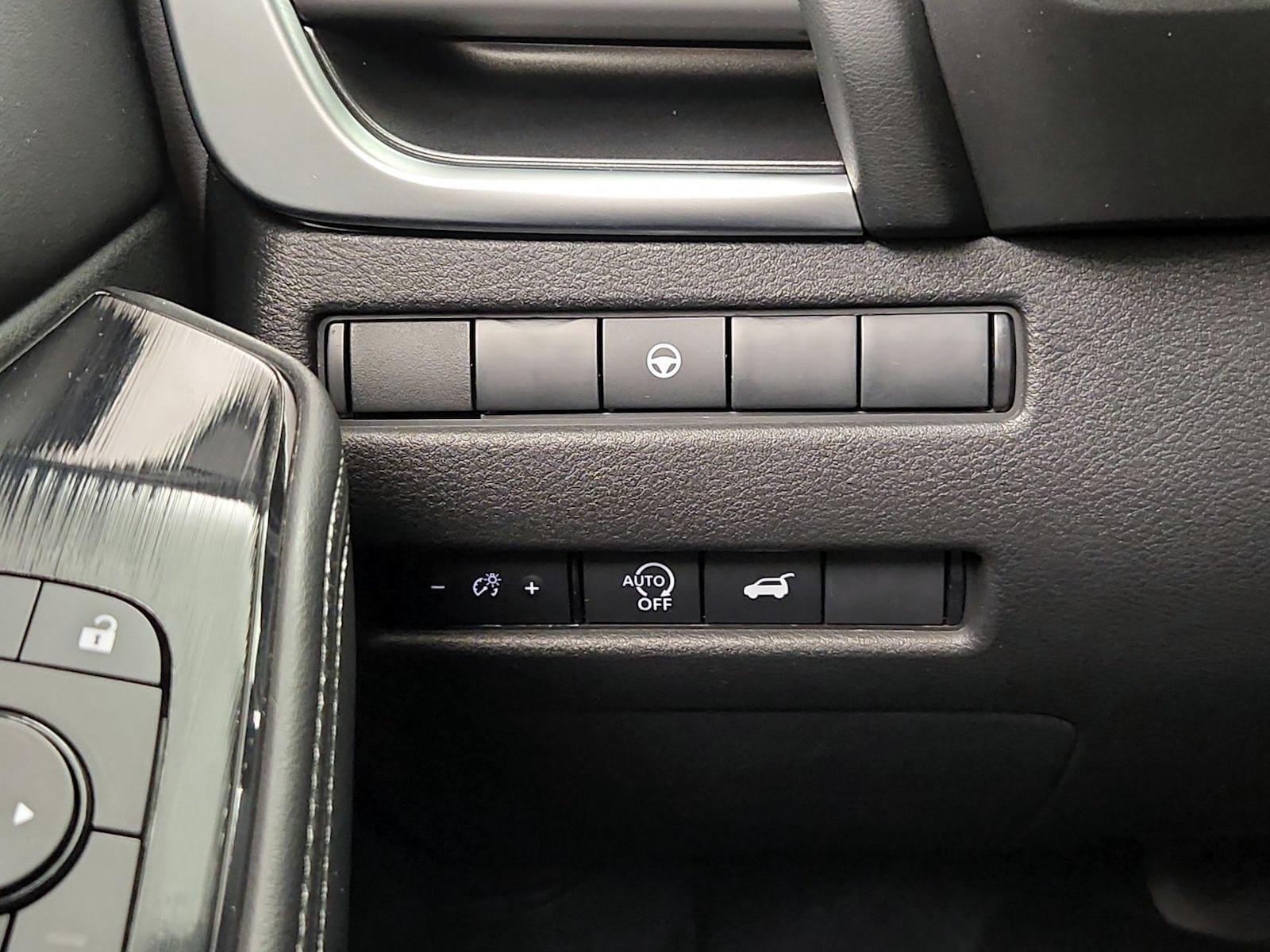 2025 Nissan Rogue SV - Photo 14
