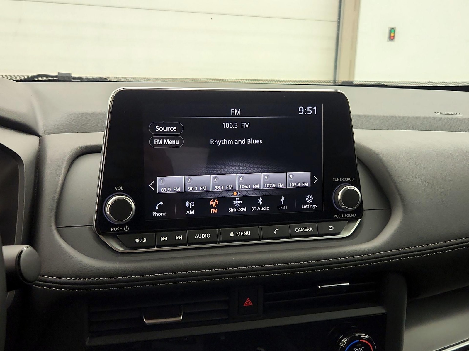 2025 Nissan Rogue SV - Photo 16