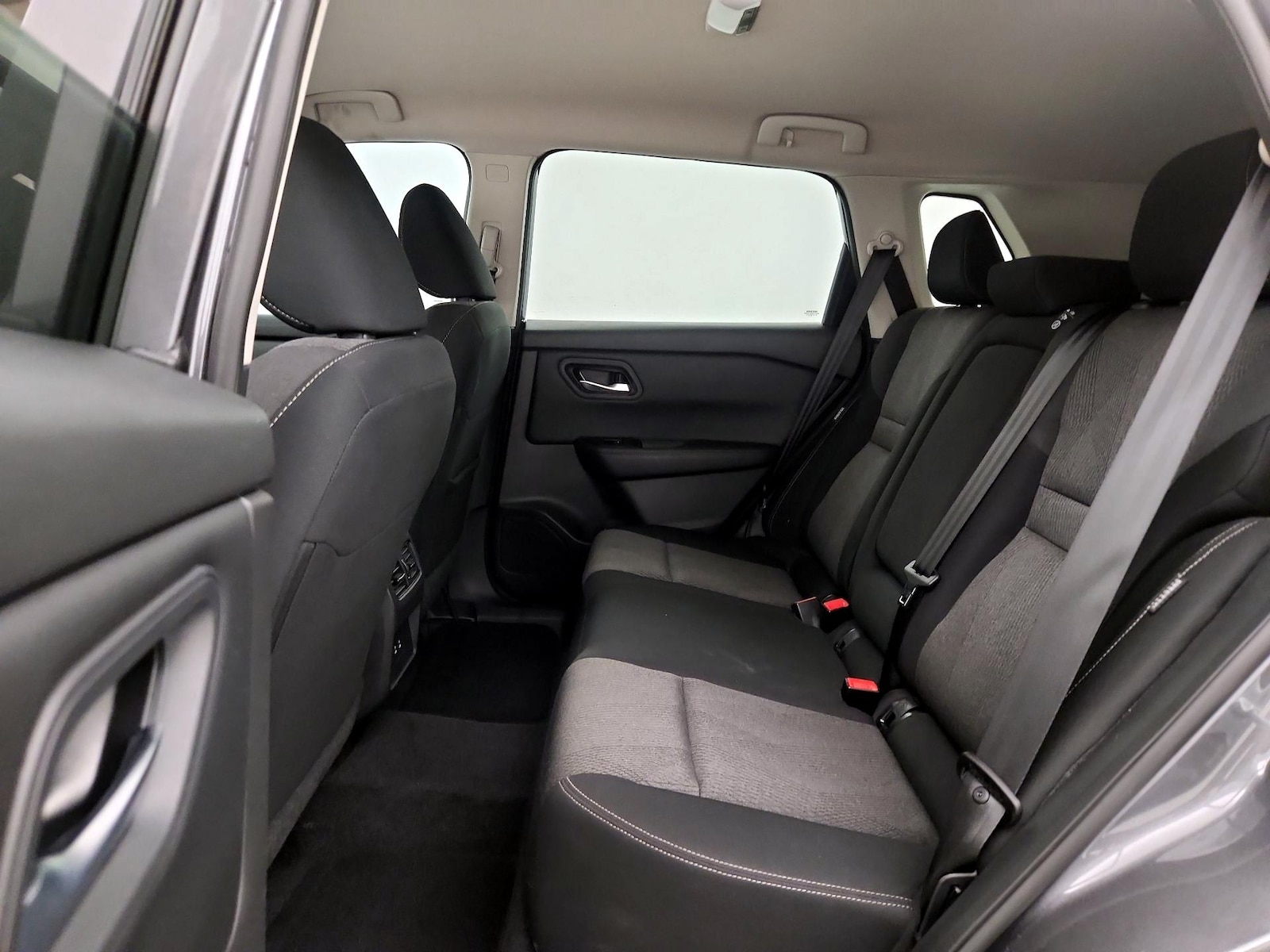 2025 Nissan Rogue SV - Photo 20