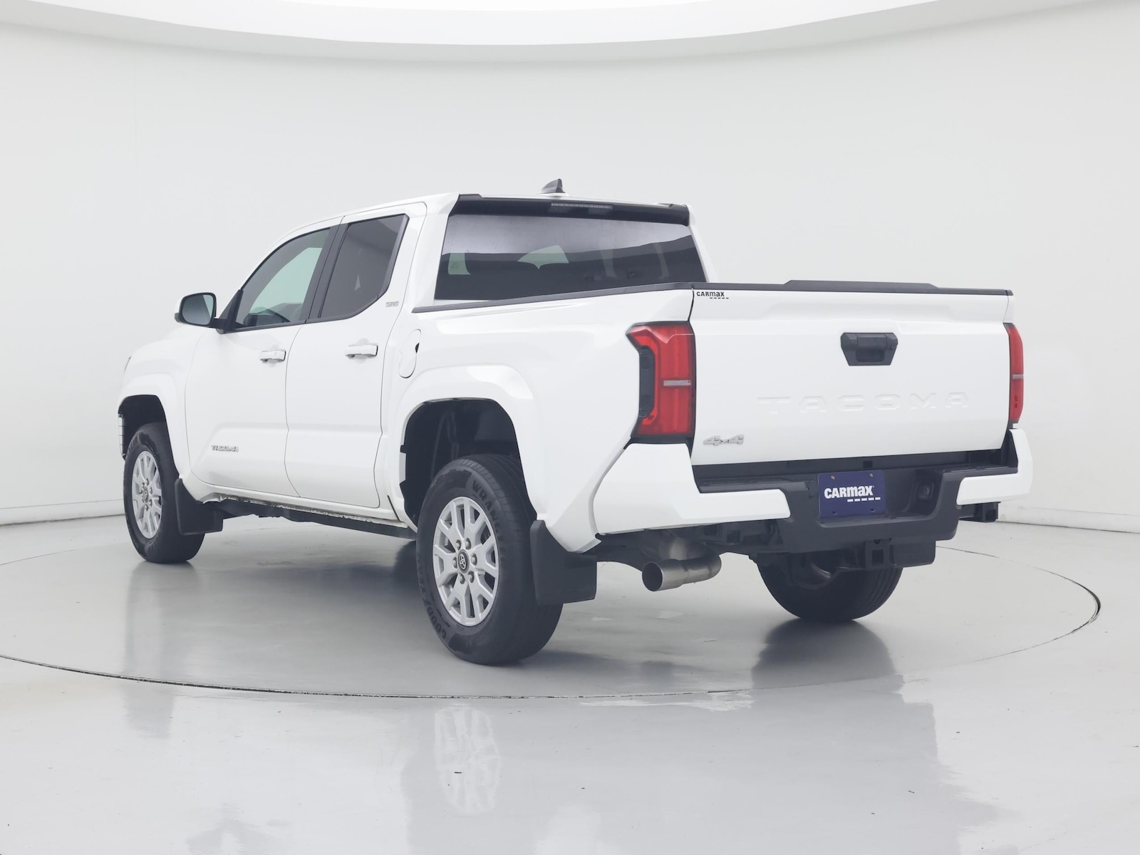 2025 Toyota Tacoma SR5 - Photo 3