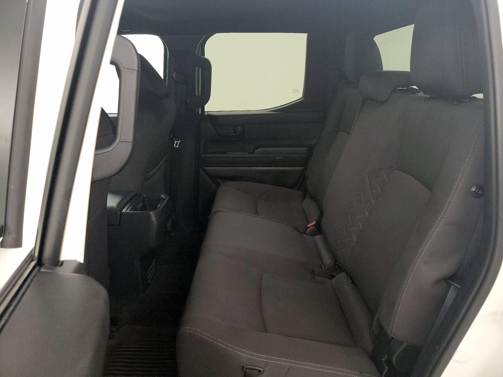 2025 Toyota Tacoma SR5 - Photo 20