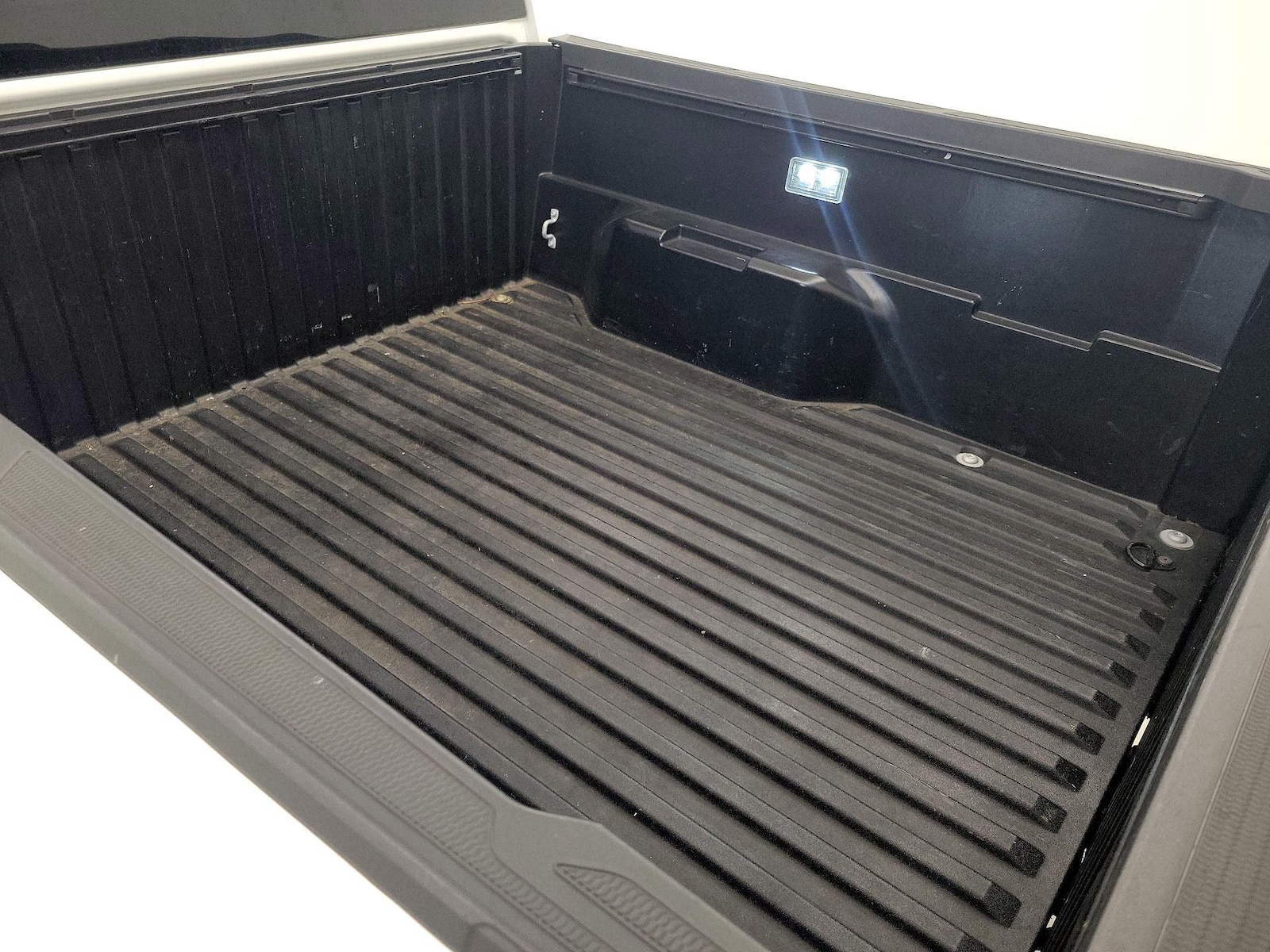 2025 Toyota Tacoma SR5 - Photo 21