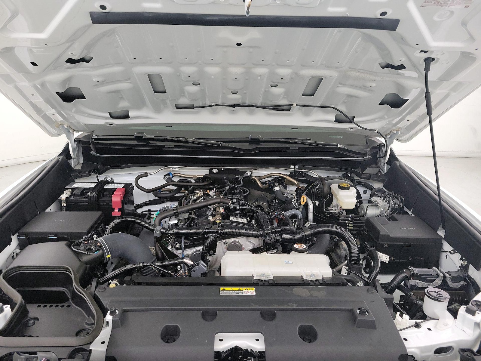2025 Toyota Tacoma SR5 - Photo 22