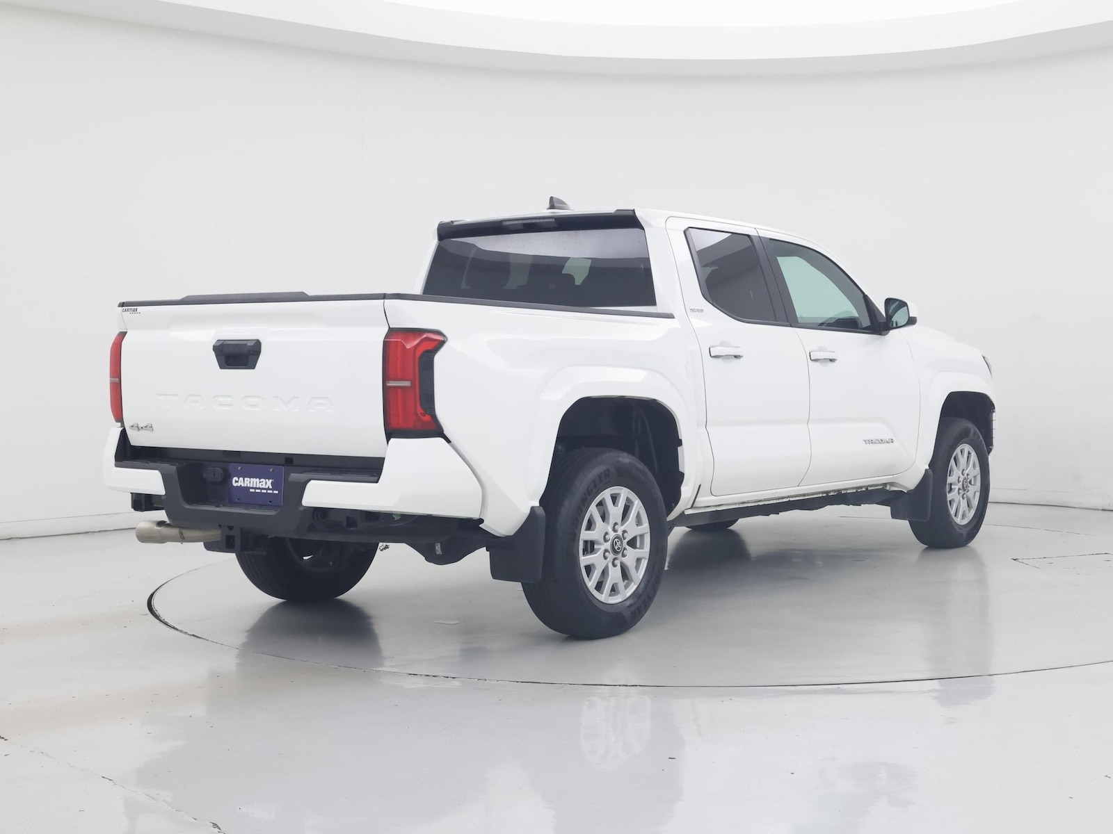 2025 Toyota Tacoma SR5 - Photo 9