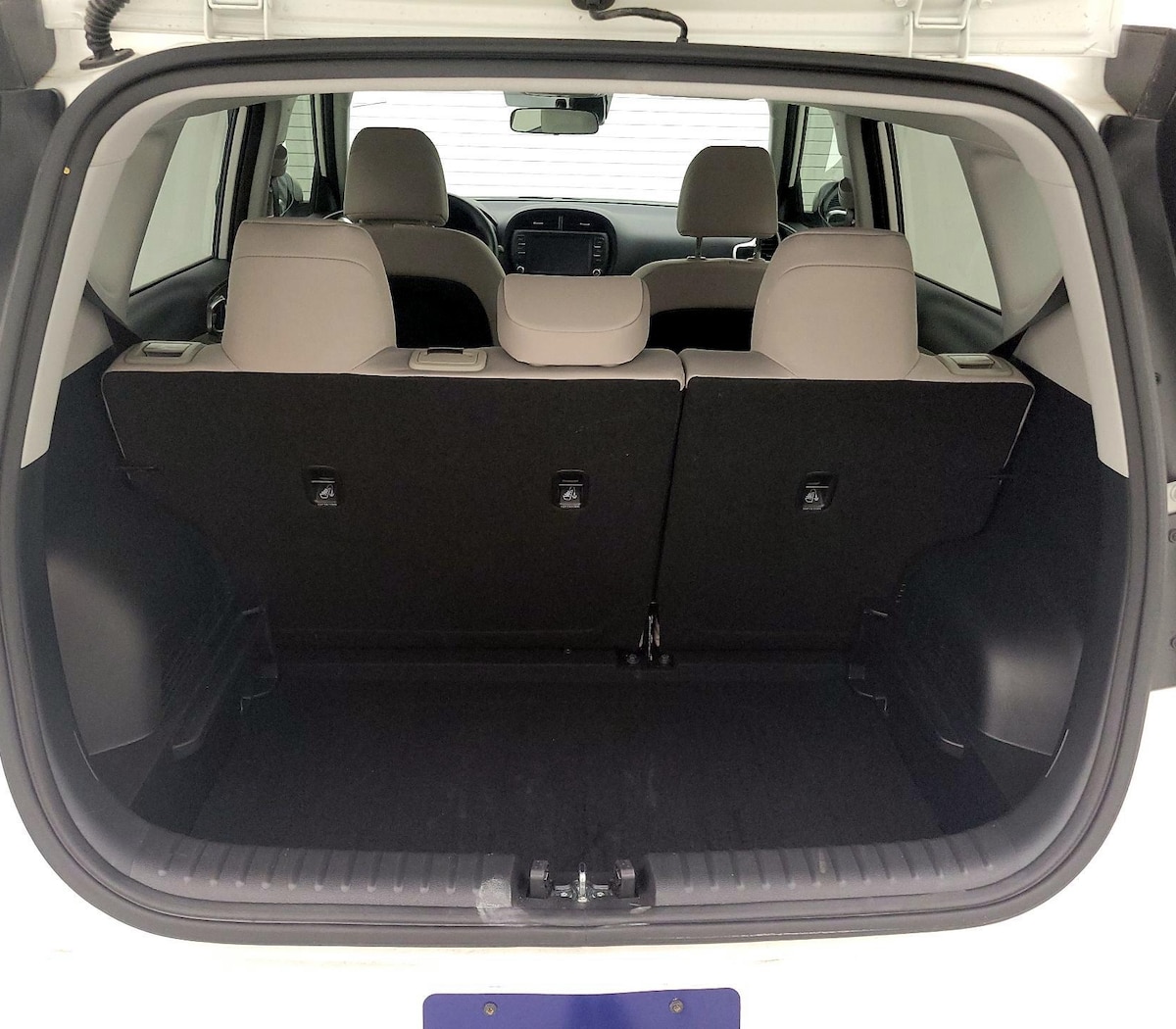 Trunk/Cargo (Seats Up)