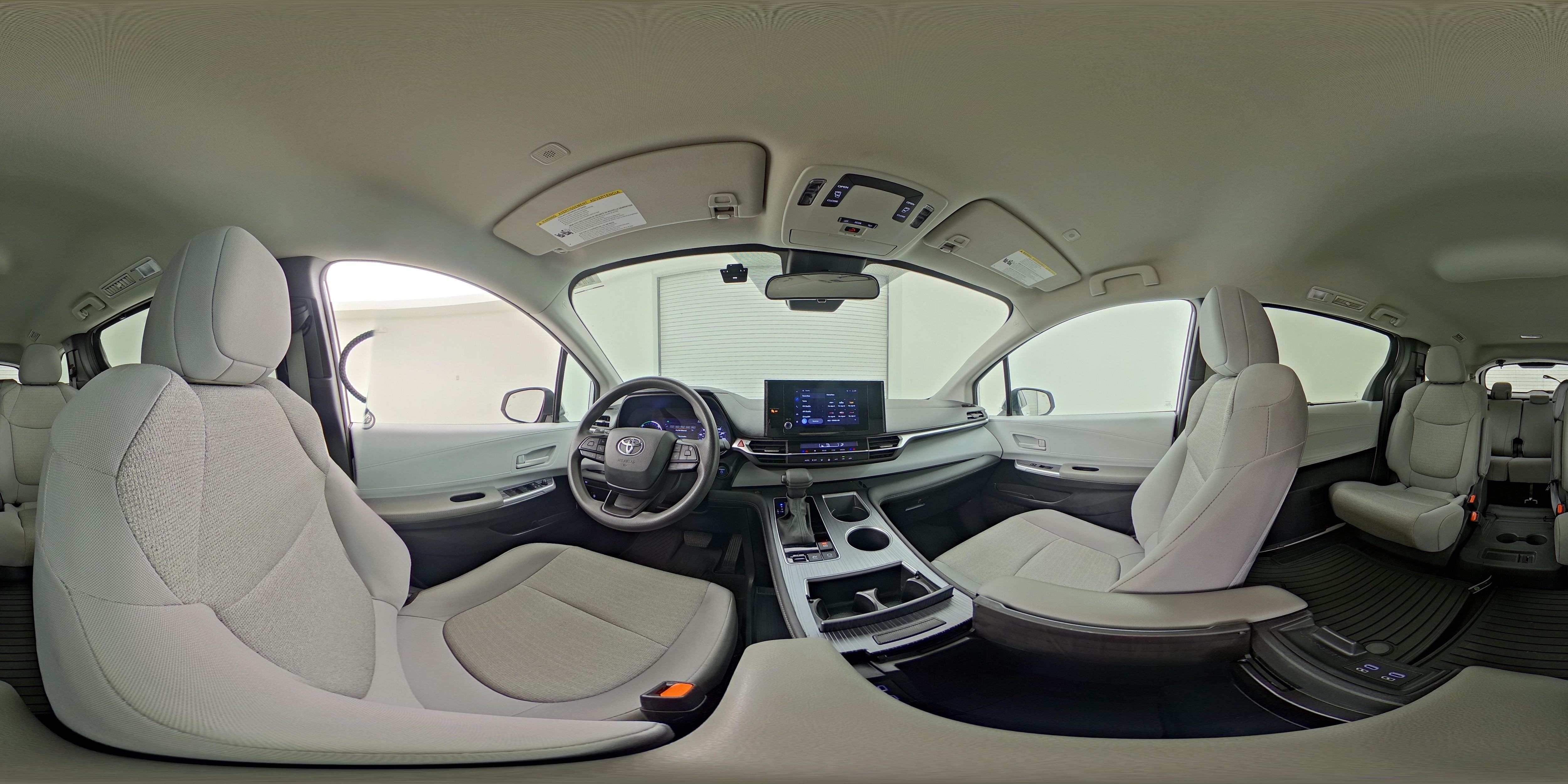 2025 Toyota Sienna LE - Photo 26