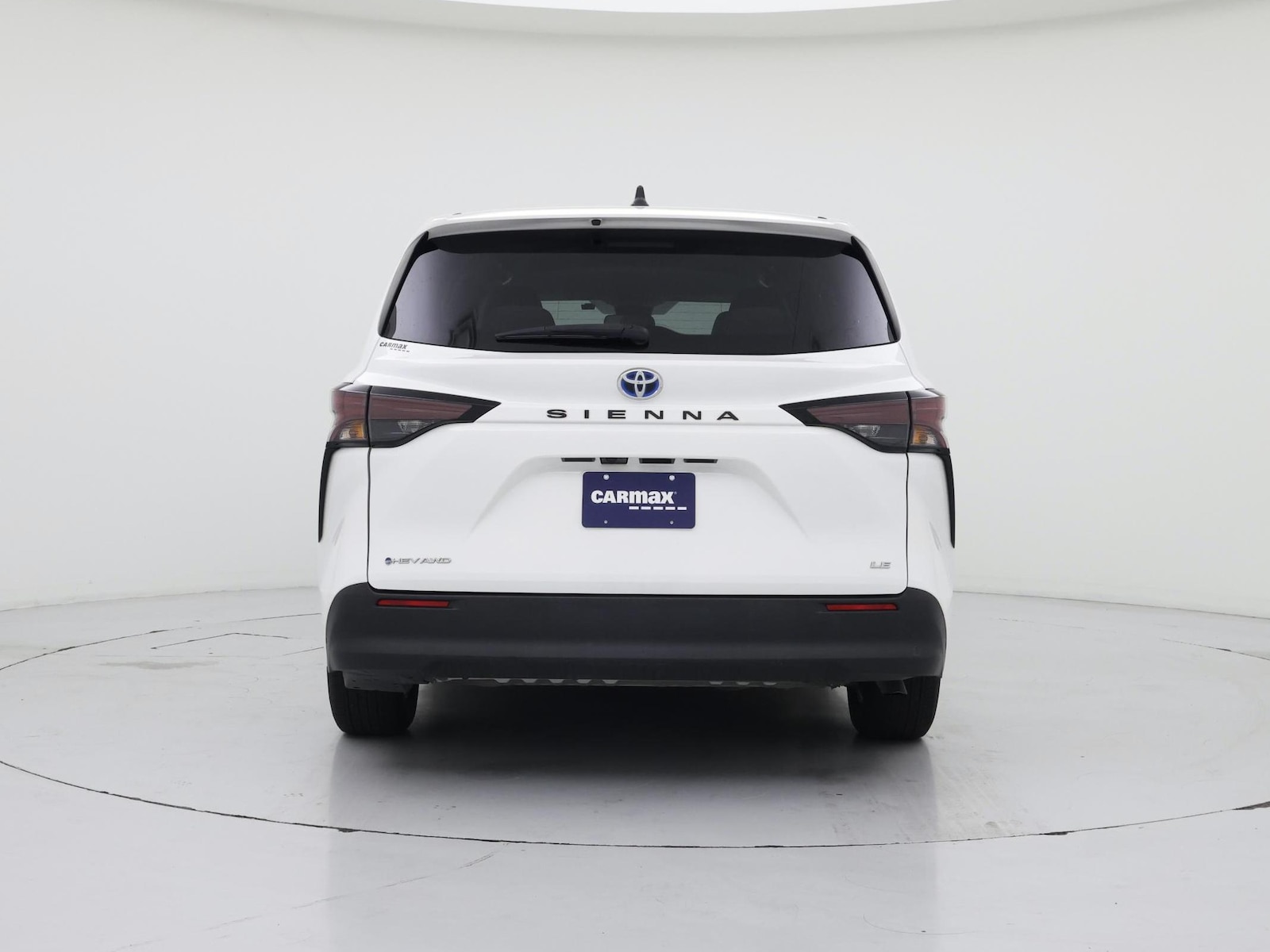 2025 Toyota Sienna LE - Photo 7