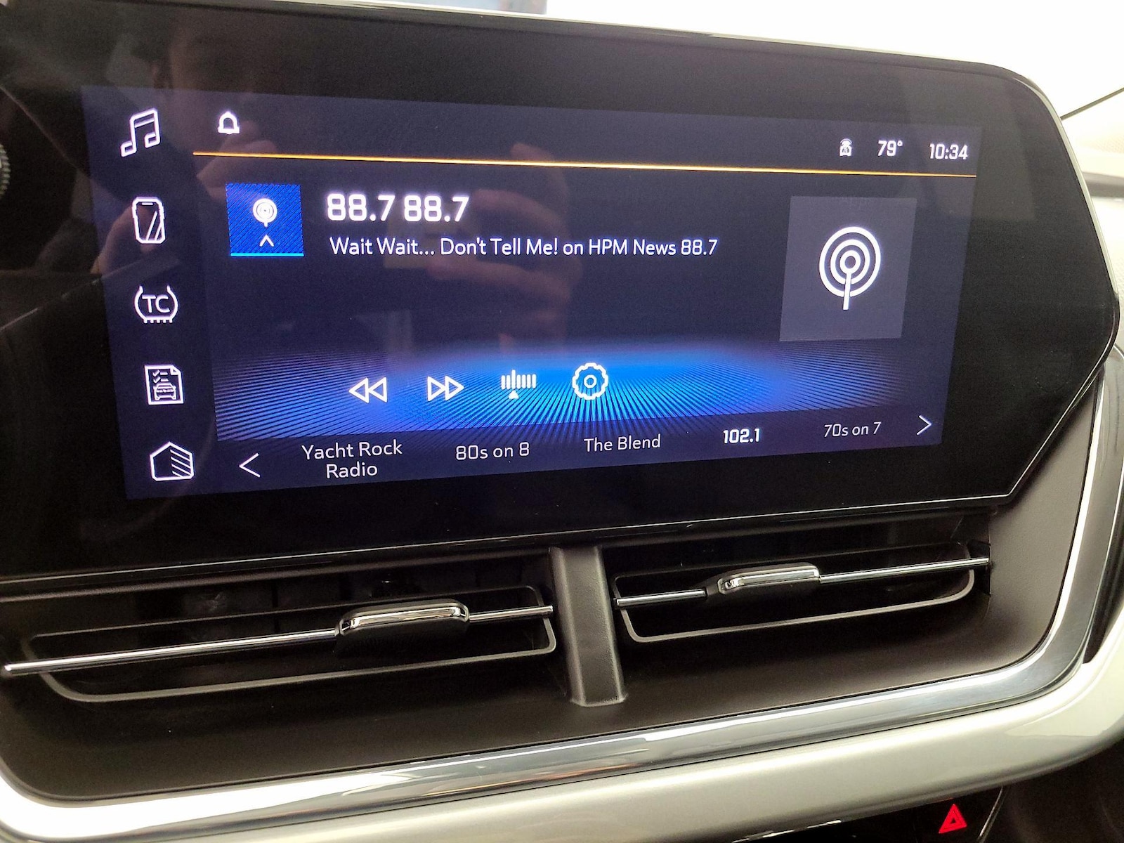 2025 Chevrolet Trax LT - Photo 16