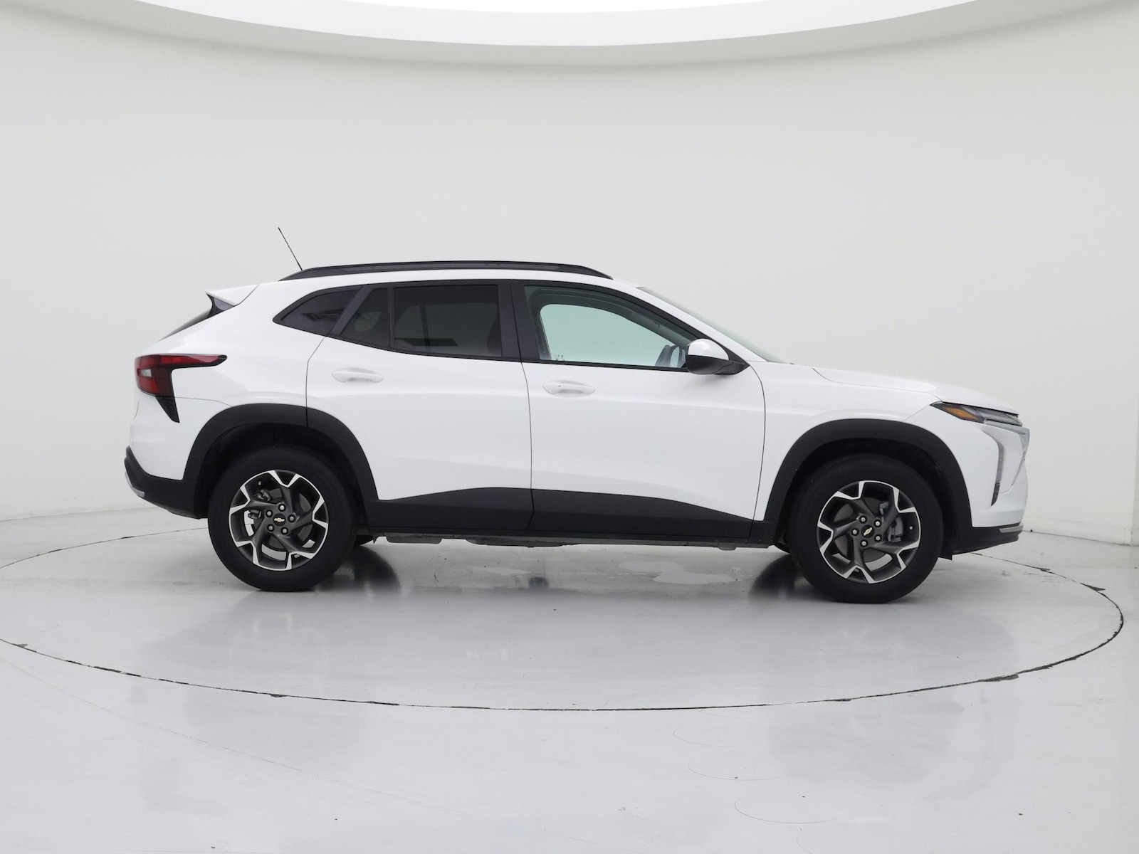 2025 Chevrolet Trax LT - Photo 8
