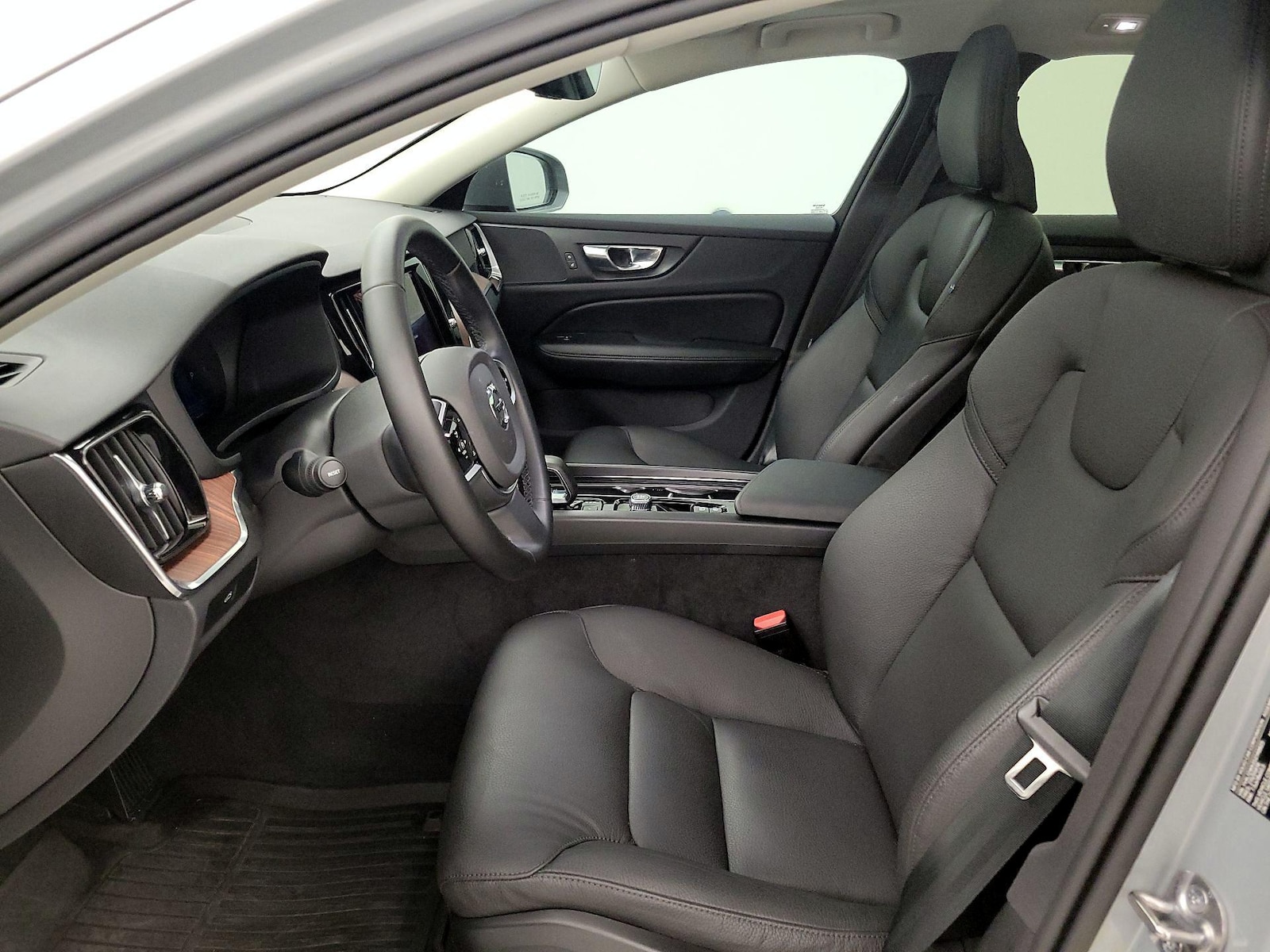 2025 Volvo V60 Cross Country Plus - Photo 12