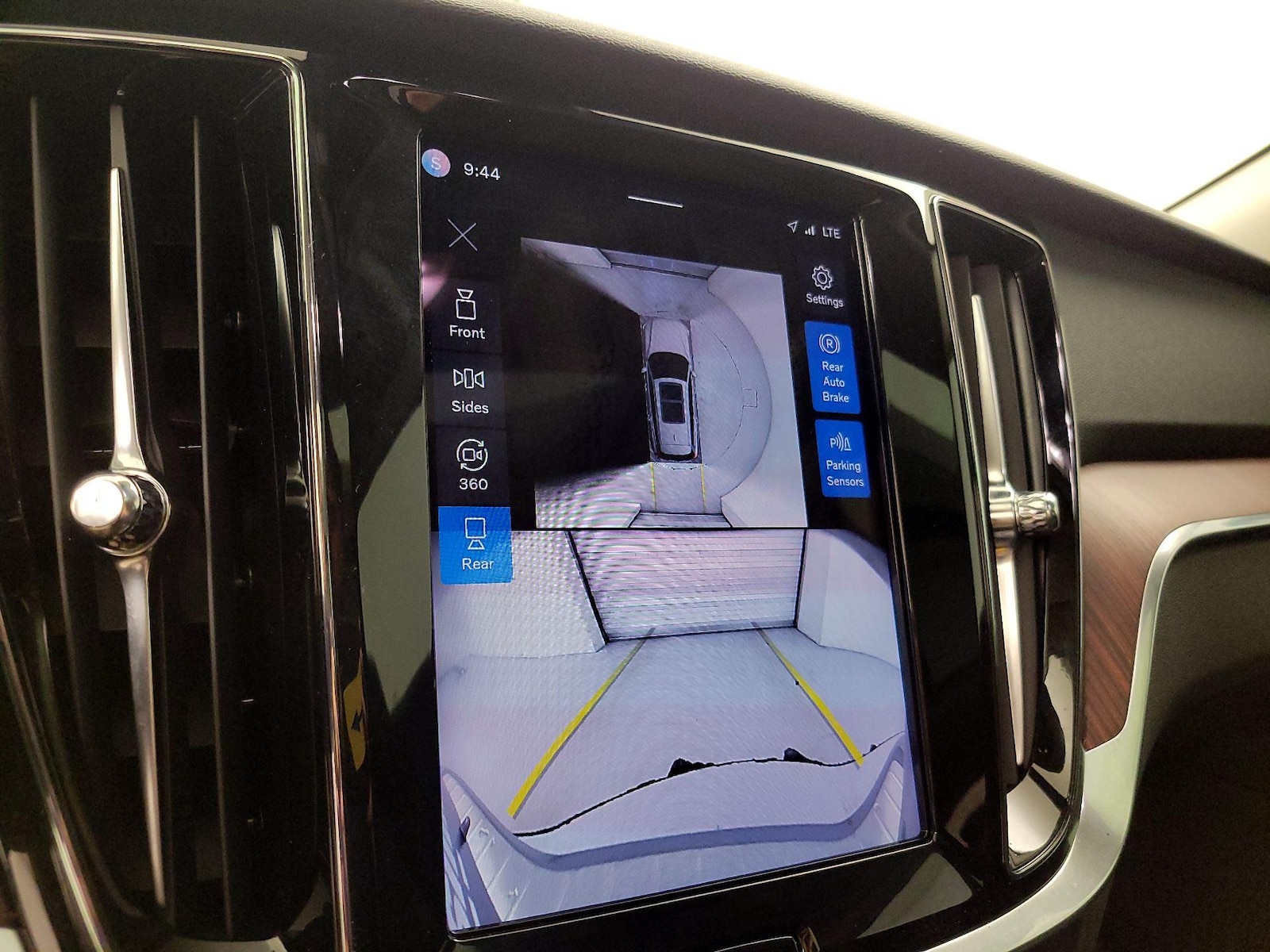 2025 Volvo V60 Cross Country Plus - Photo 14
