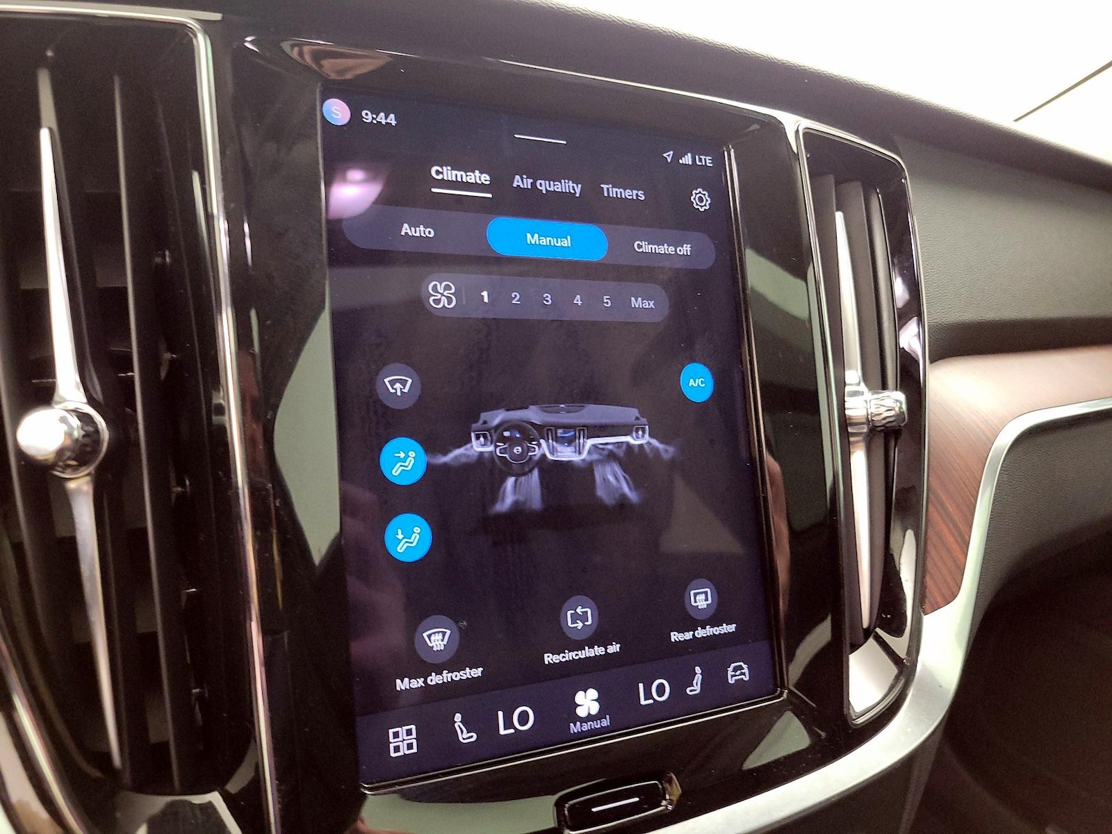 2025 Volvo V60 Cross Country Plus - Photo 16