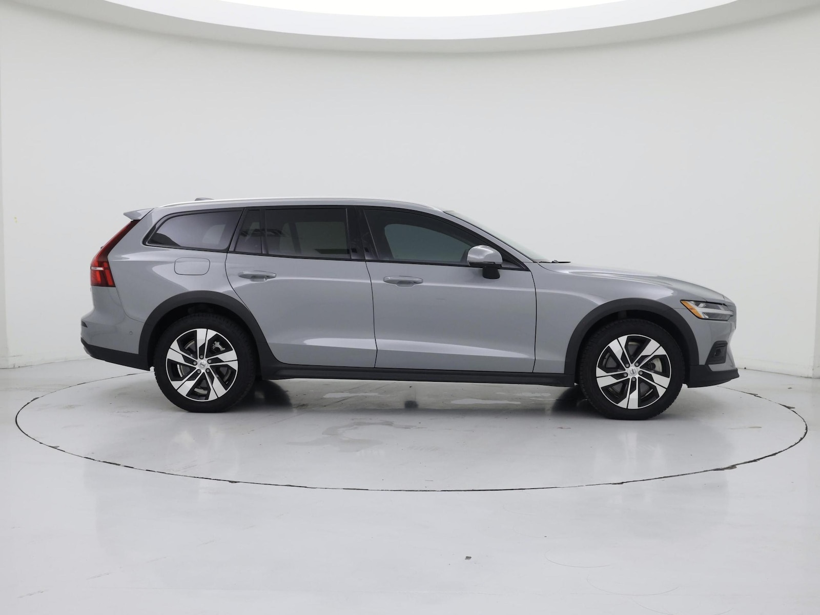 2025 Volvo V60 Cross Country Plus - Photo 8