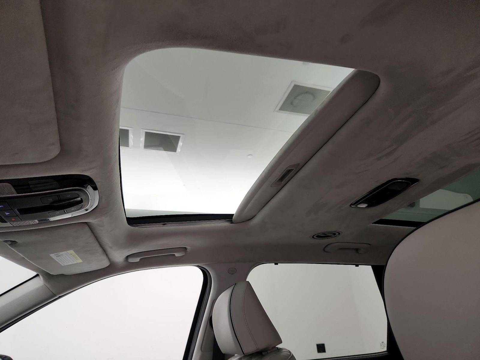 Sunroof(s) & Skylight(s)