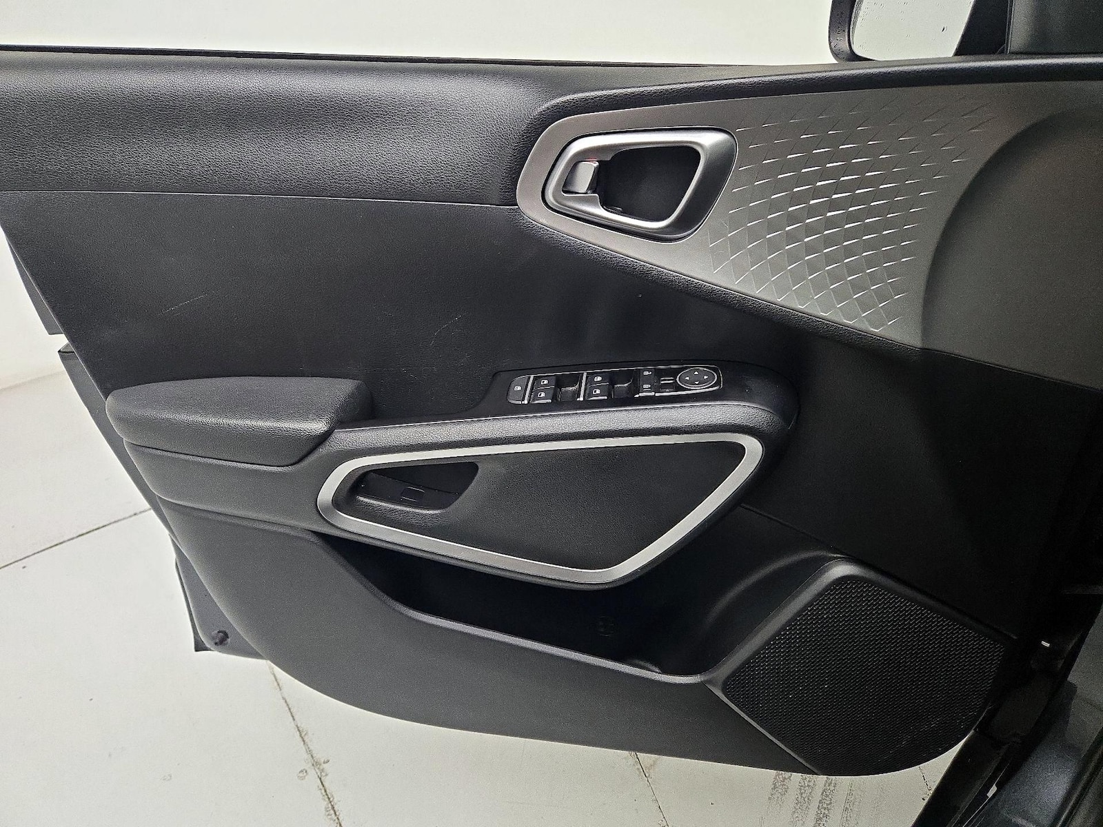 2025 Kia Soul LX - Photo 13