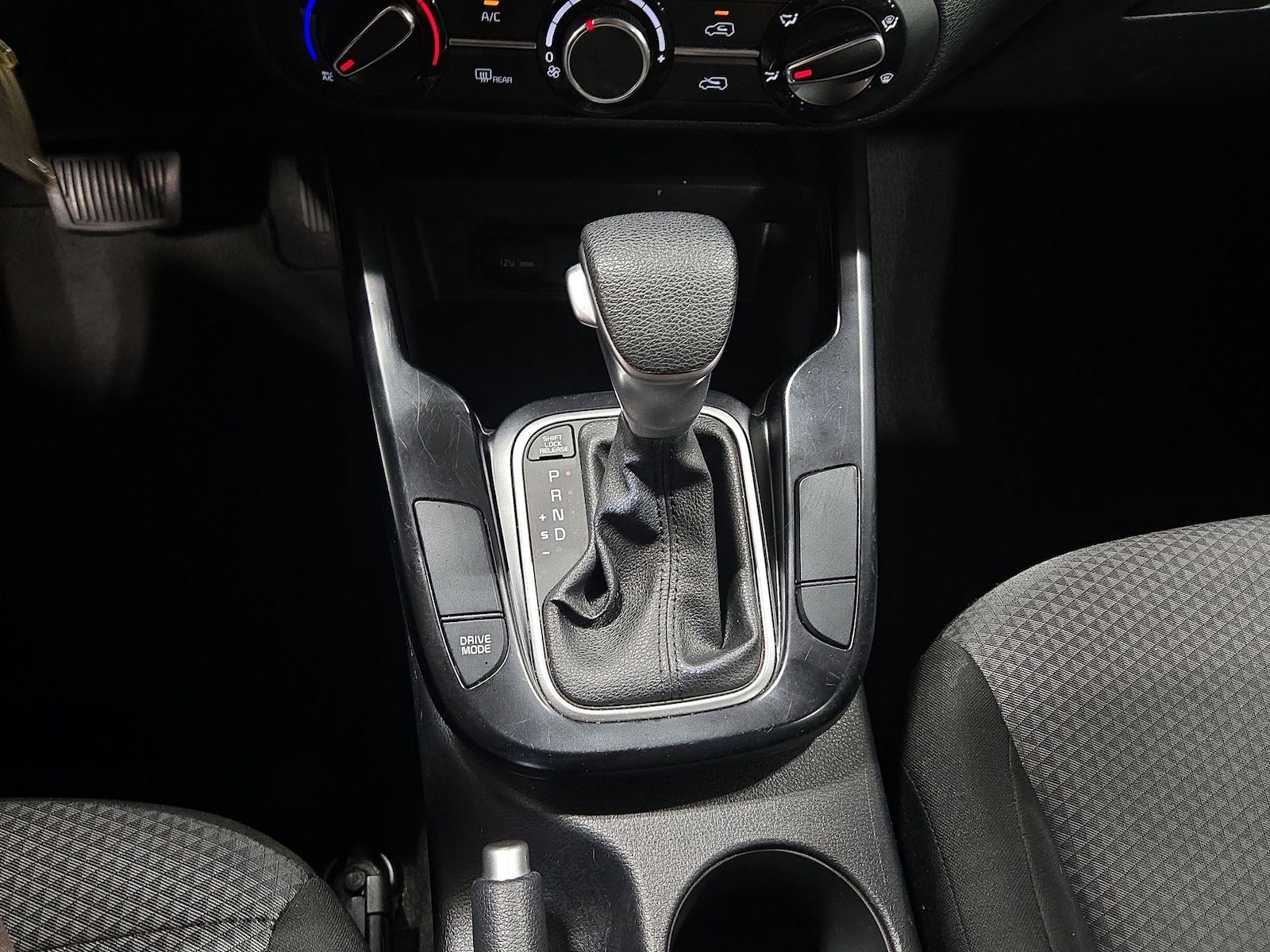 2025 Kia Soul LX - Photo 18