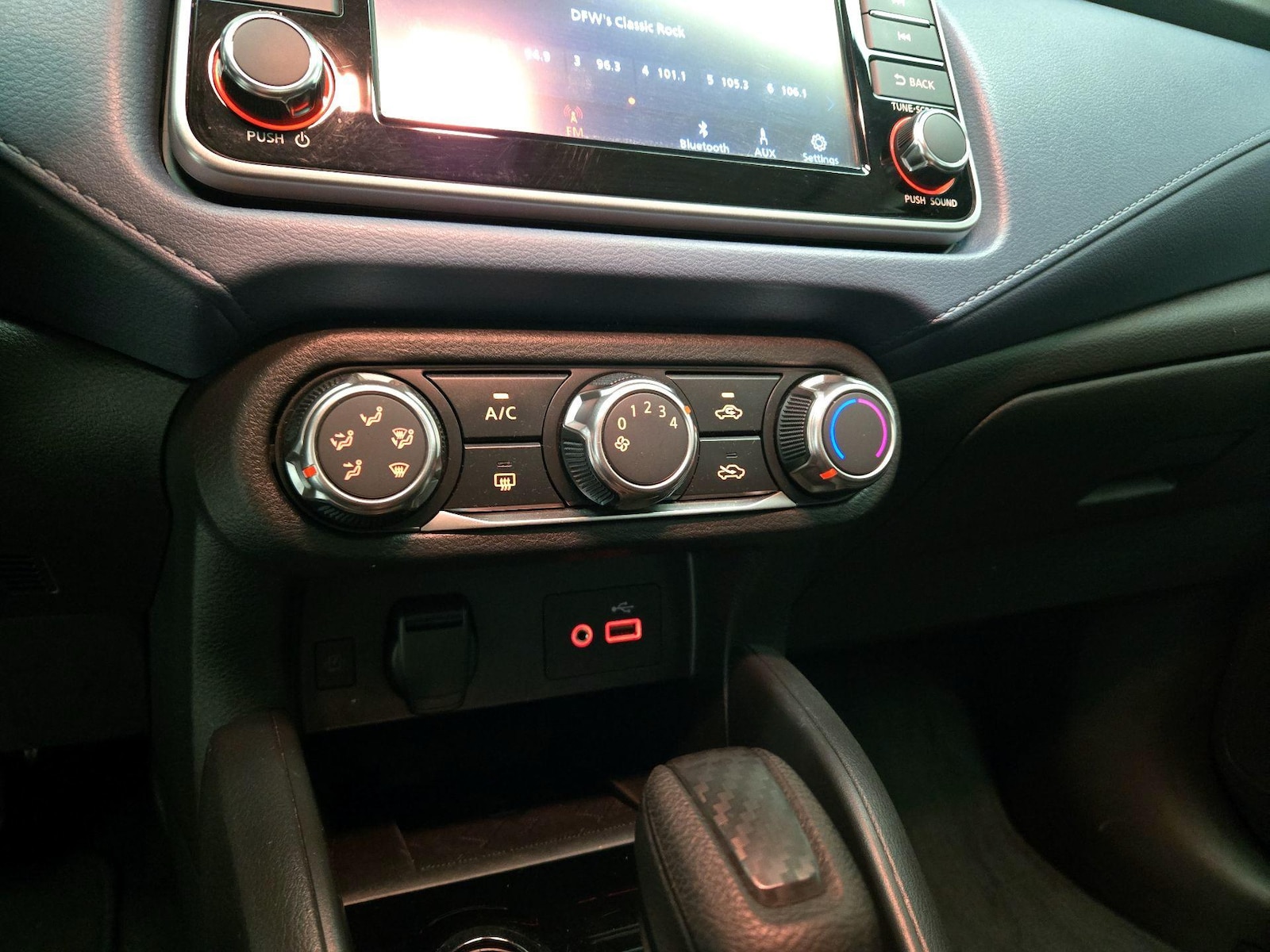 2025 Nissan Versa Sedan SV - Photo 16