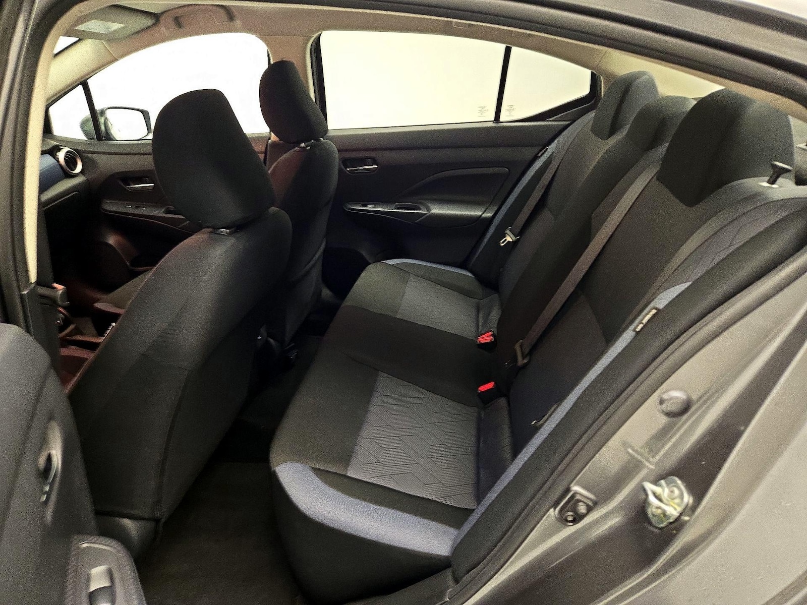 2025 Nissan Versa Sedan SV - Photo 19